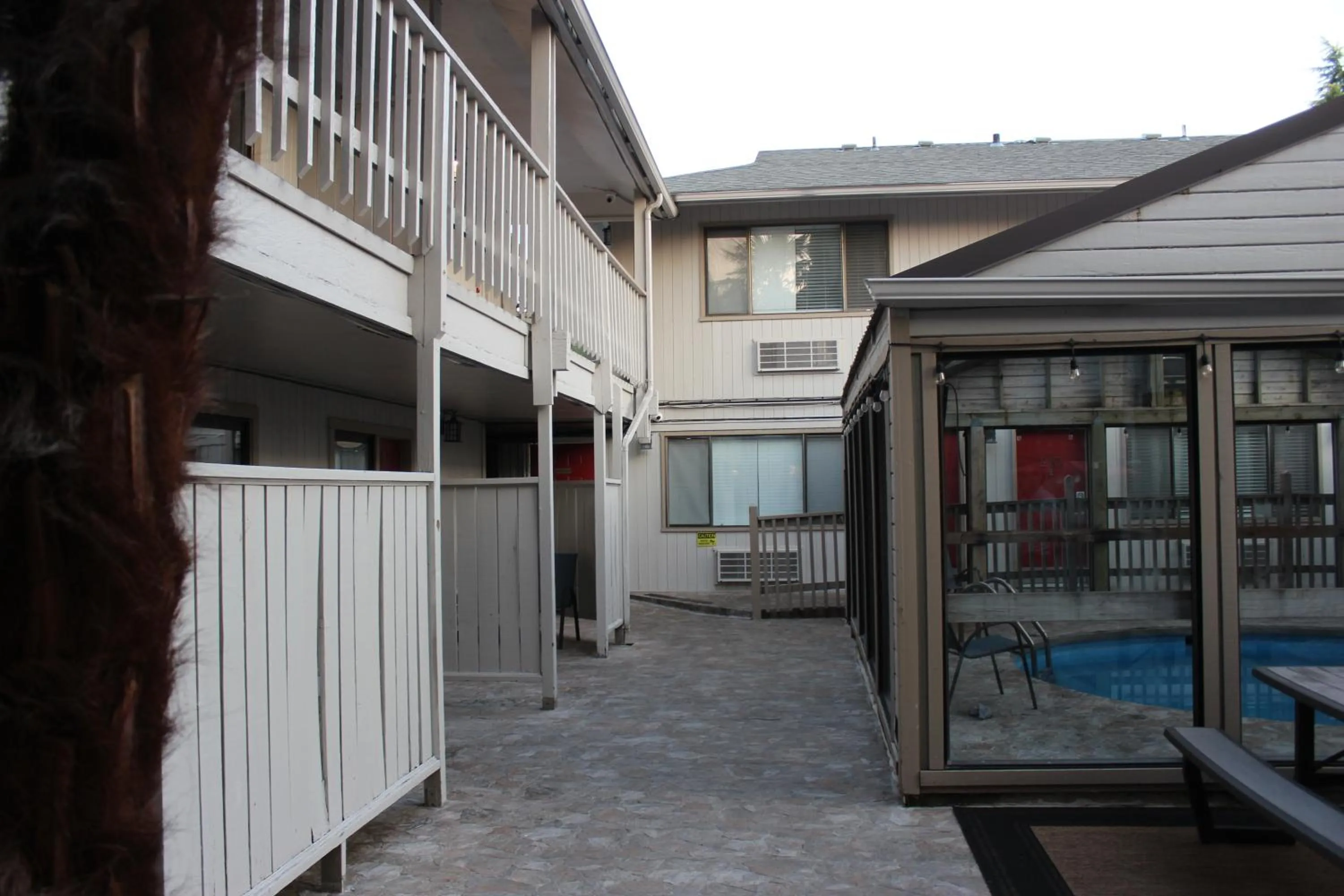 Property building in Cedarwood Inn of Ashland