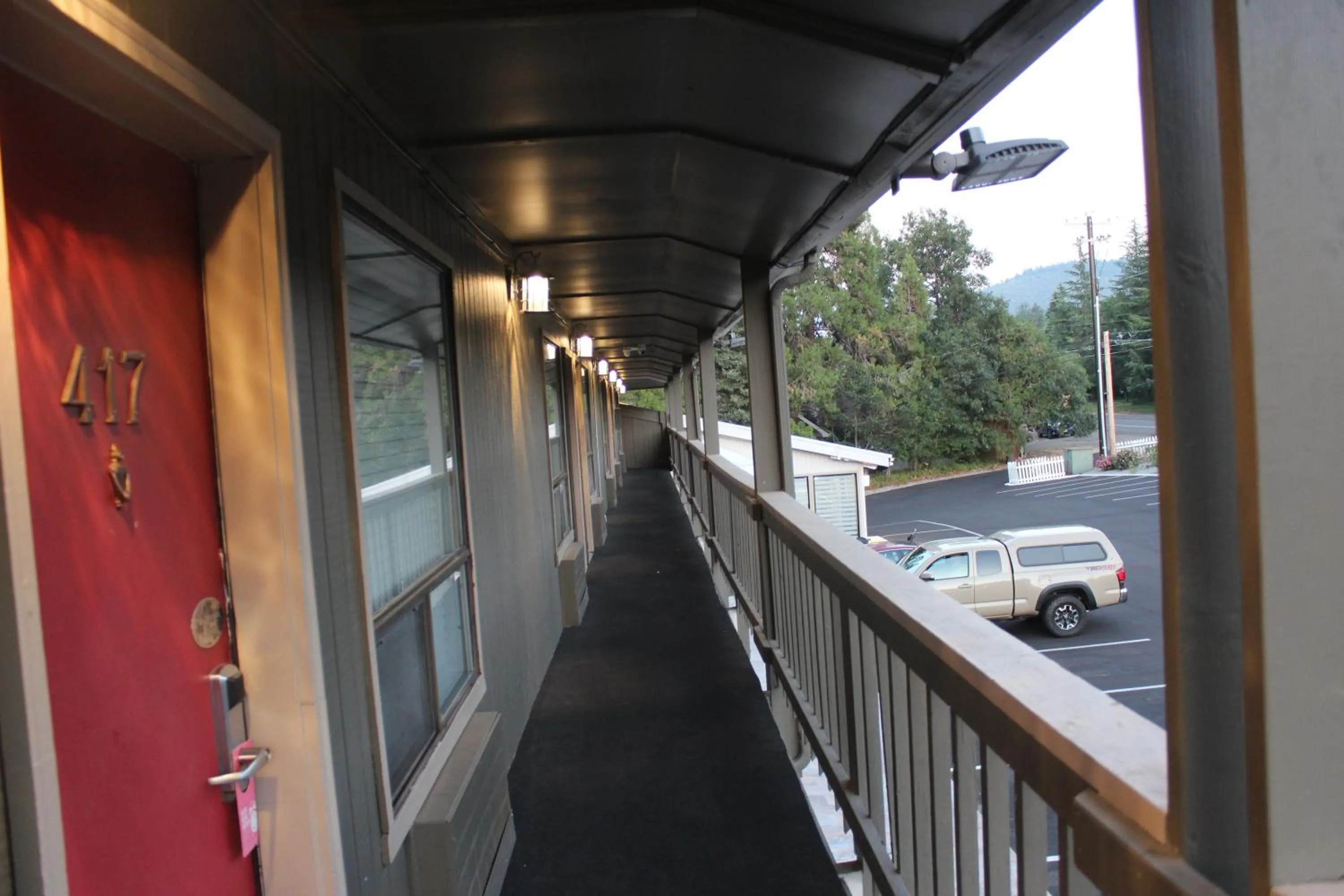 Property building in Cedarwood Inn of Ashland