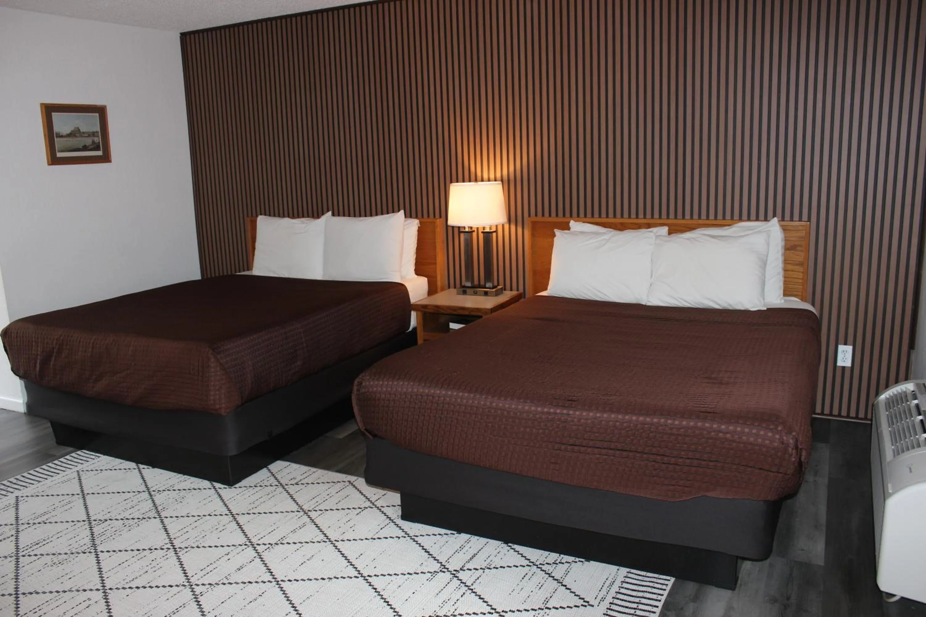 Bed in Cedarwood Inn of Ashland