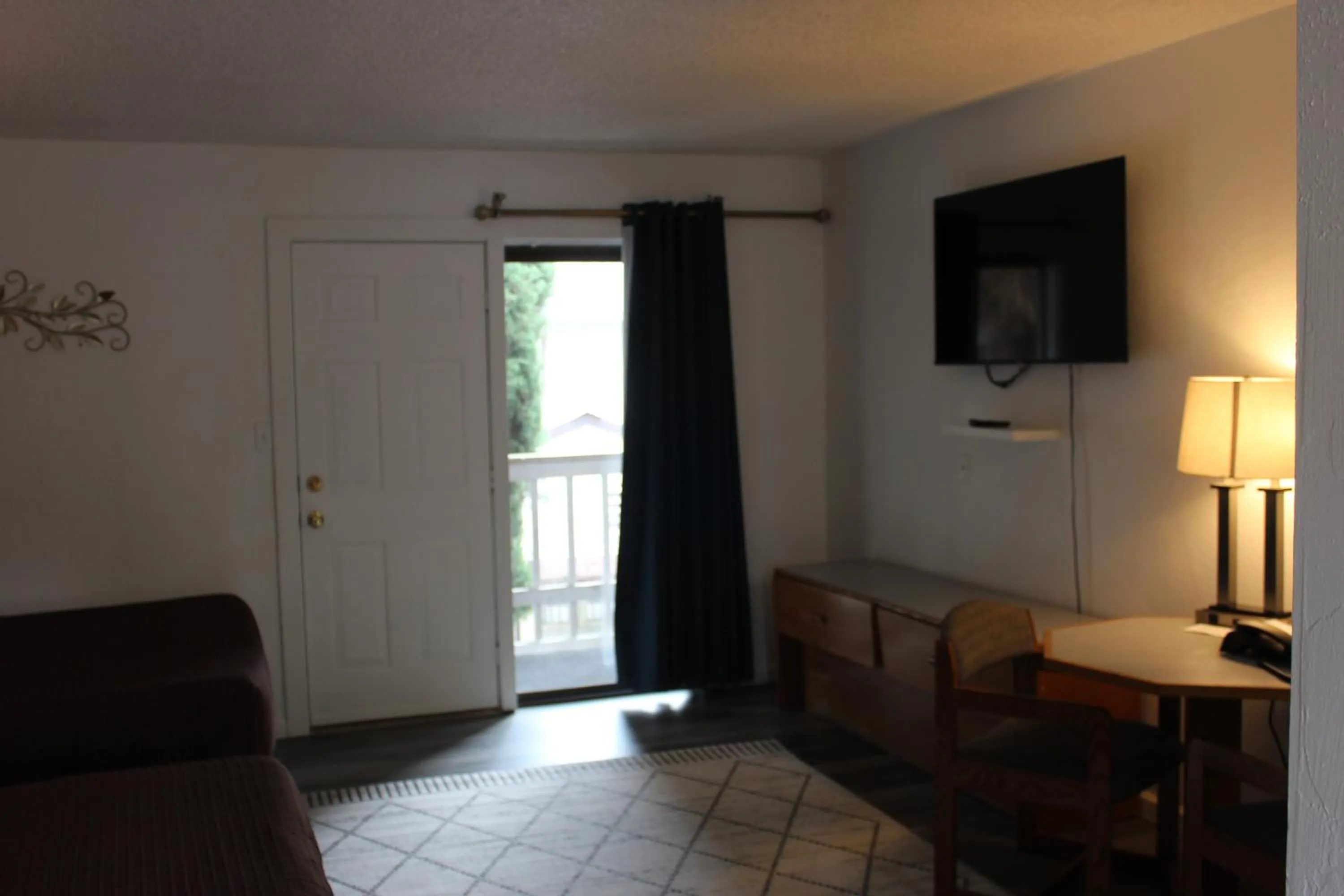 Bedroom in Cedarwood Inn of Ashland