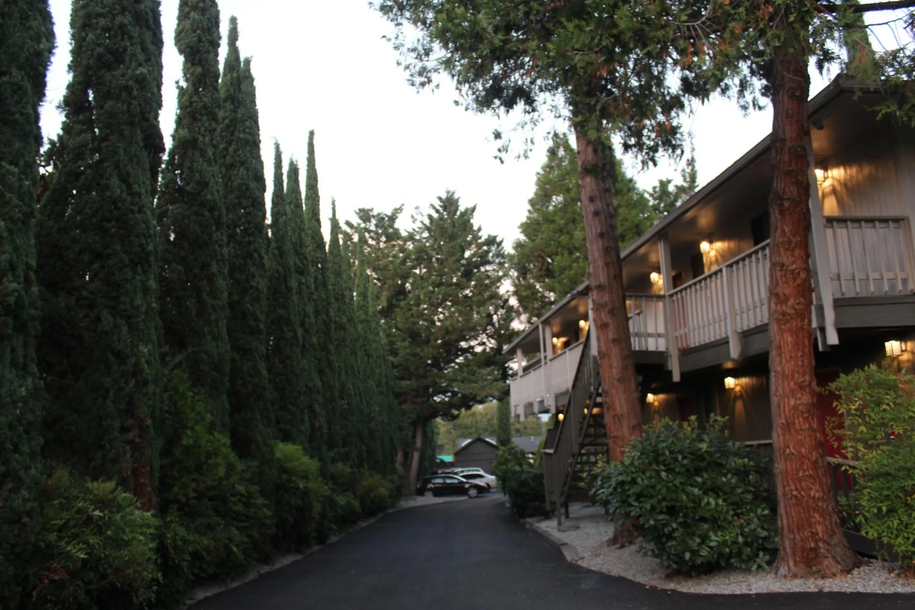 Property building in Cedarwood Inn of Ashland