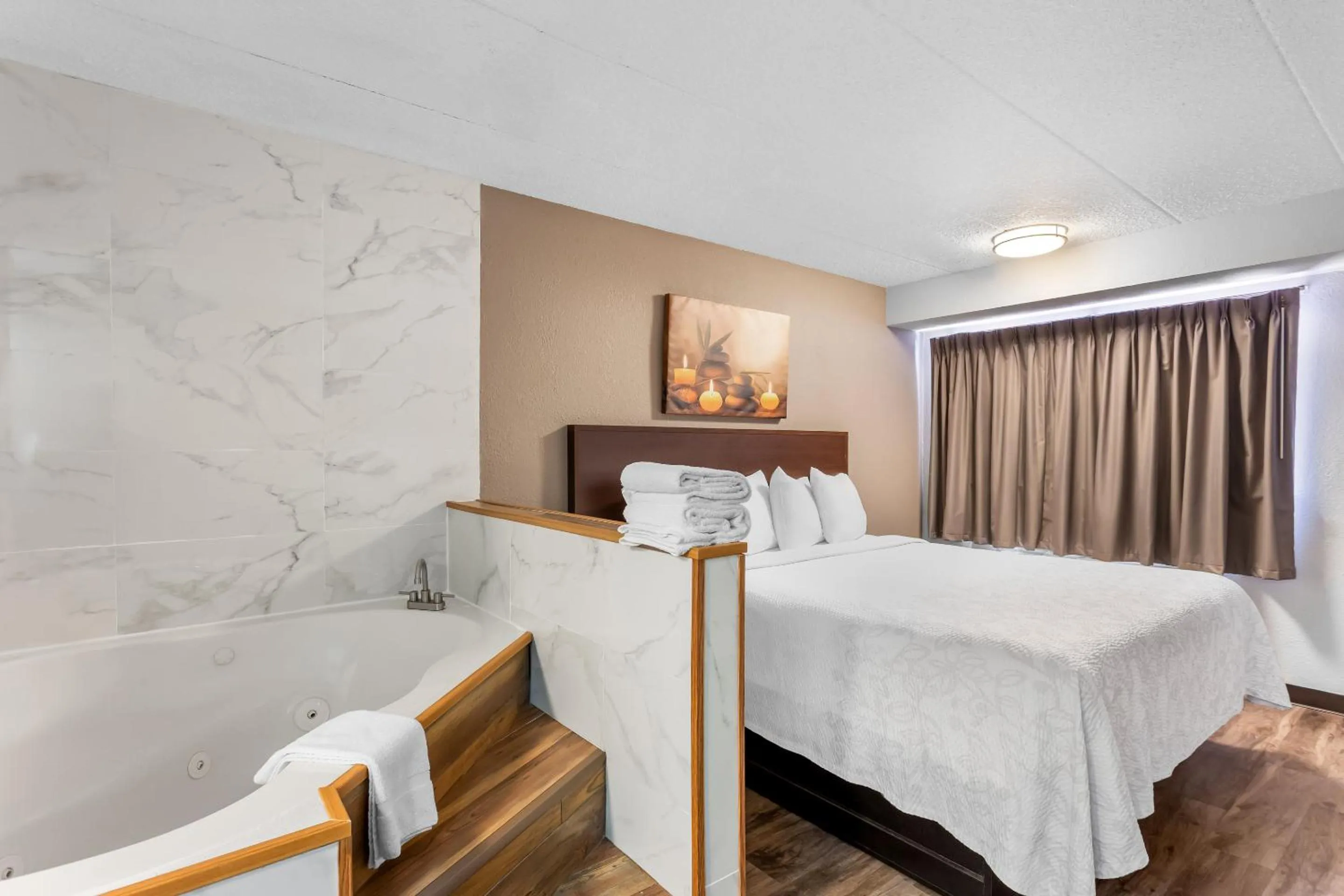 Photo of the whole room, Bed in Red Roof PLUS Chicago - Hoffman Estates