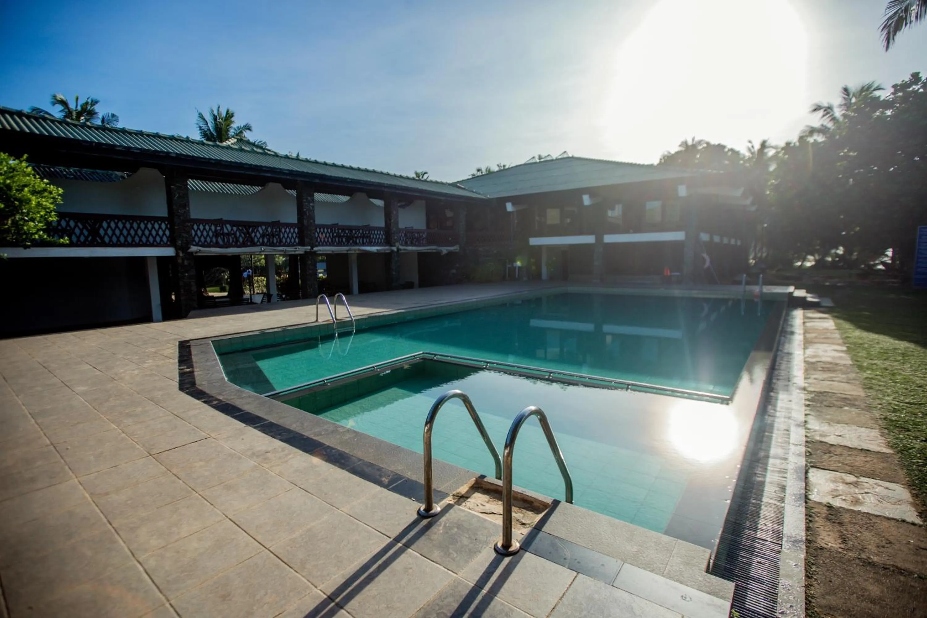Swimming pool in Koggala Beach Hotel