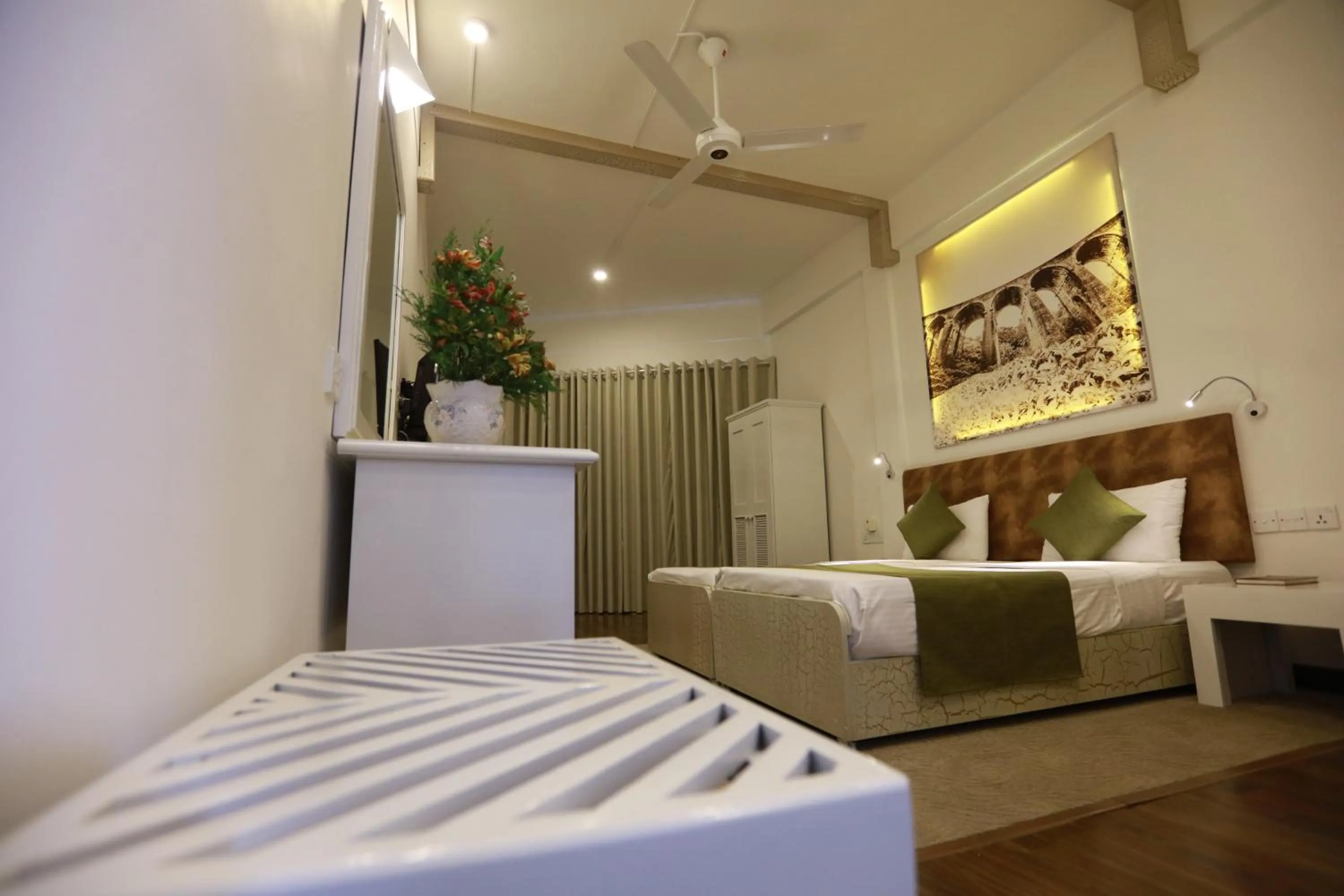 Bedroom, Bed in Orient Hotel