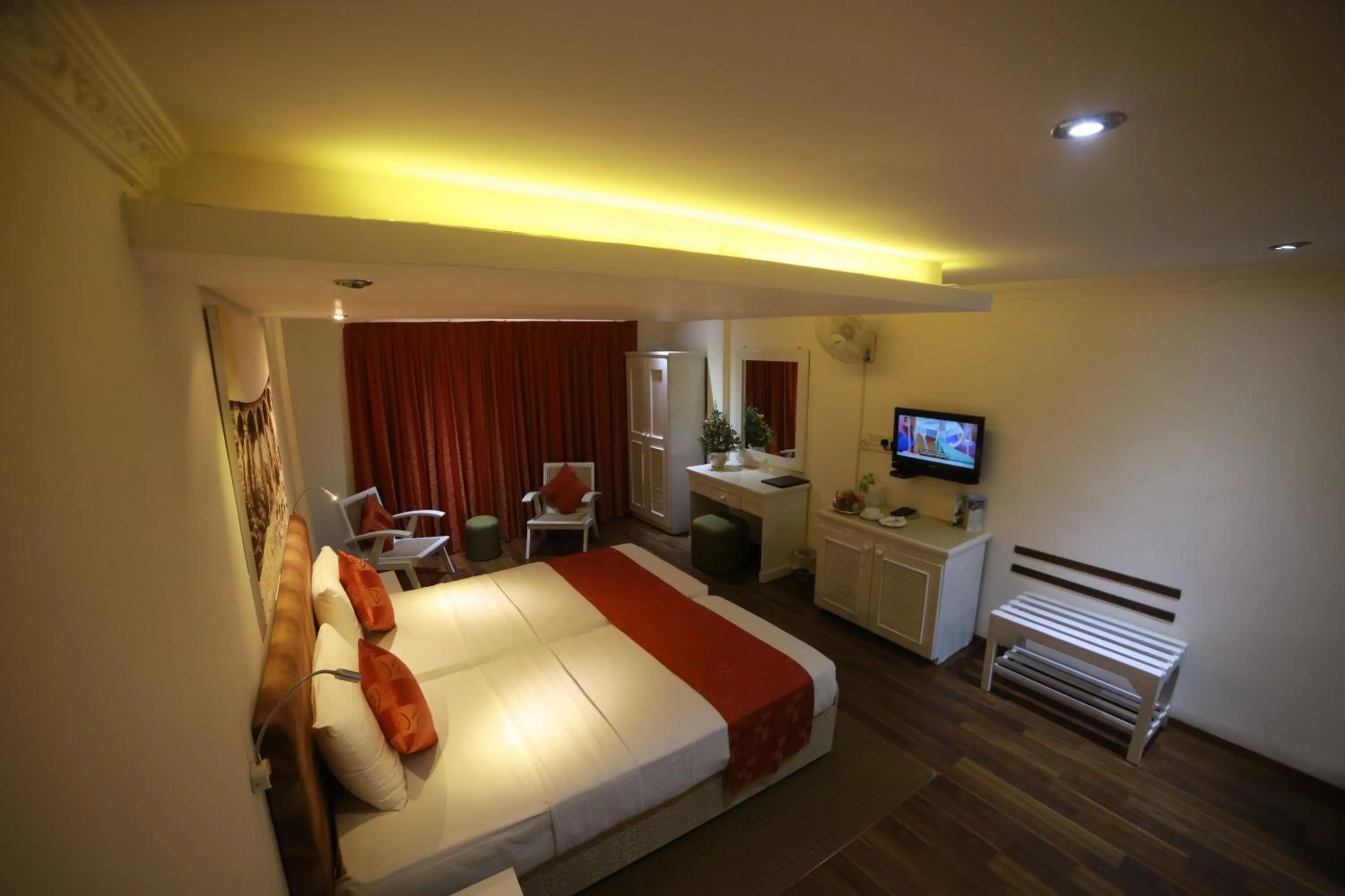 Photo of the whole room, Bed in Orient Hotel