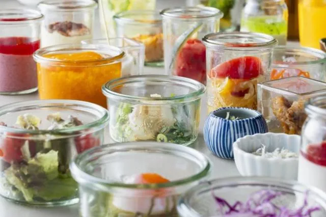 Restaurant/places to eat in Clayton Bay Hotel