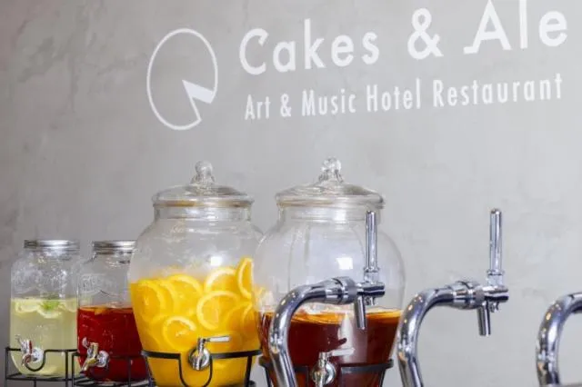 Restaurant/places to eat in Clayton Bay Hotel