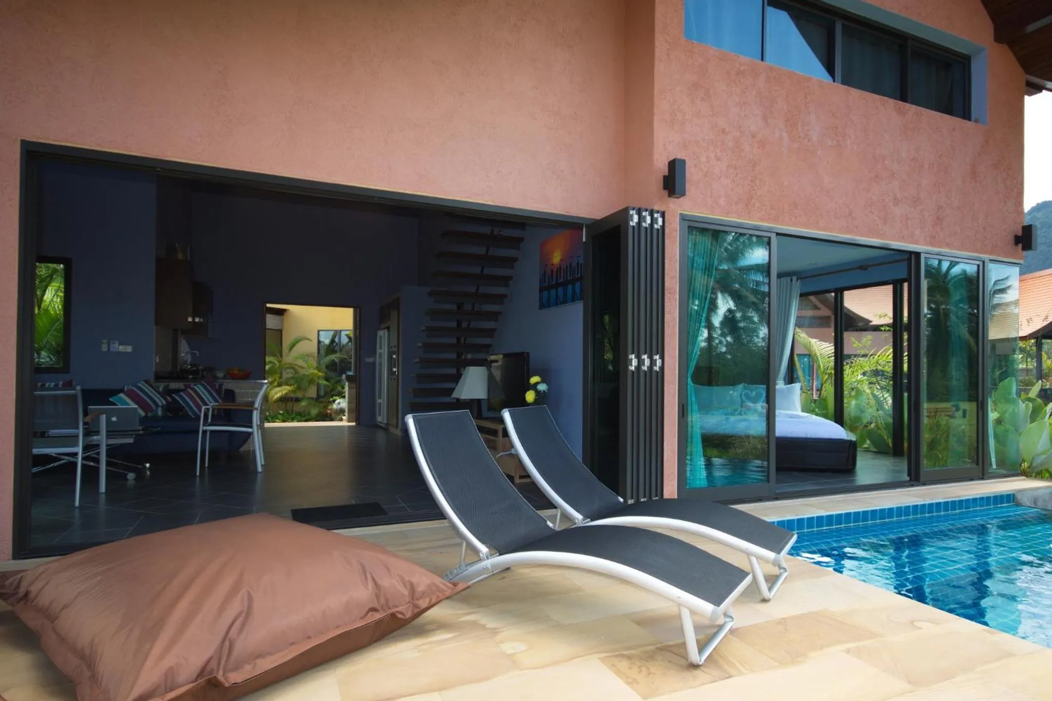 Day in Tha Lane Bay Villas