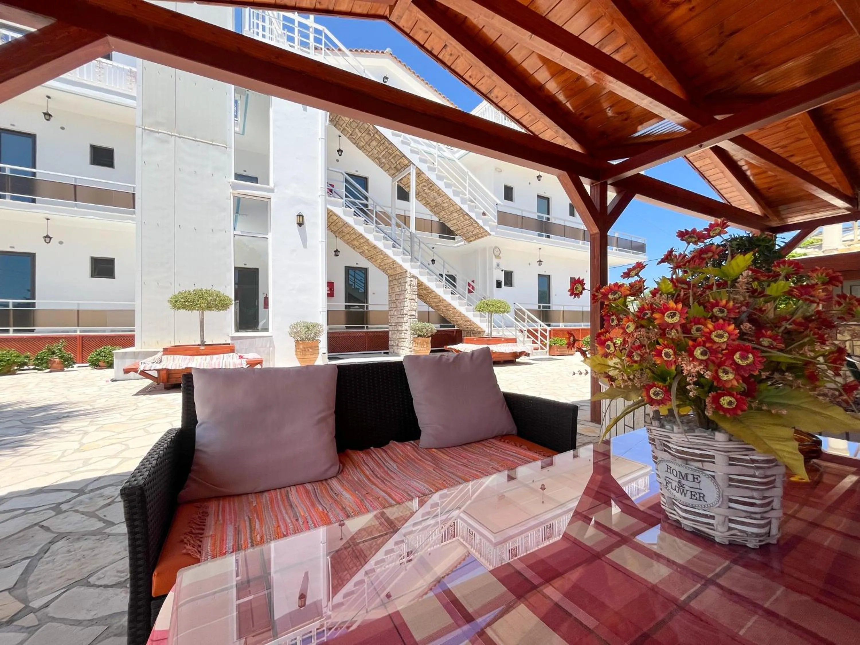 Property building in Pettas Apartments