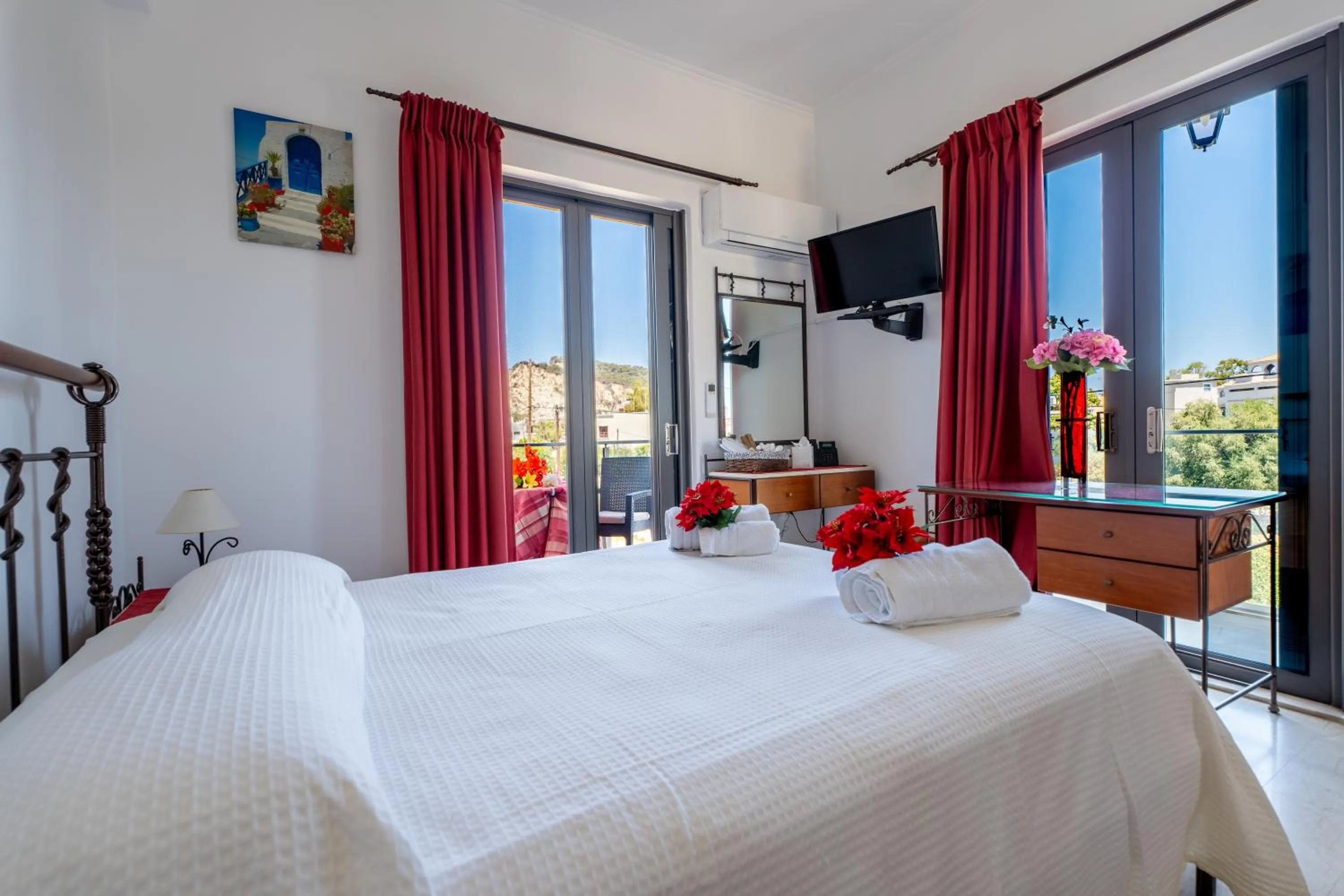 Photo of the whole room, Bed in Pettas Apartments