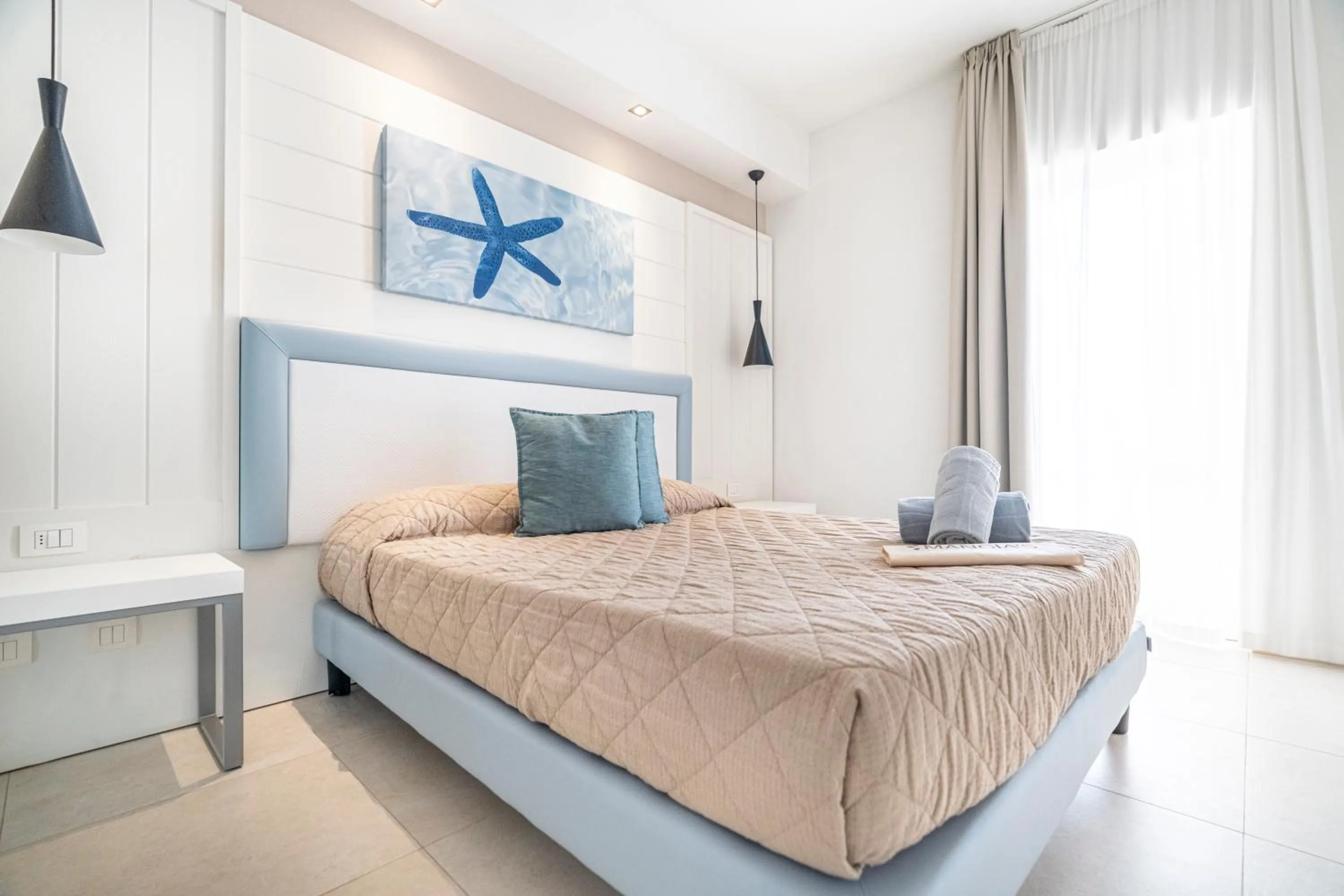 Bedroom, Bed in Mangia's Pollina Resort