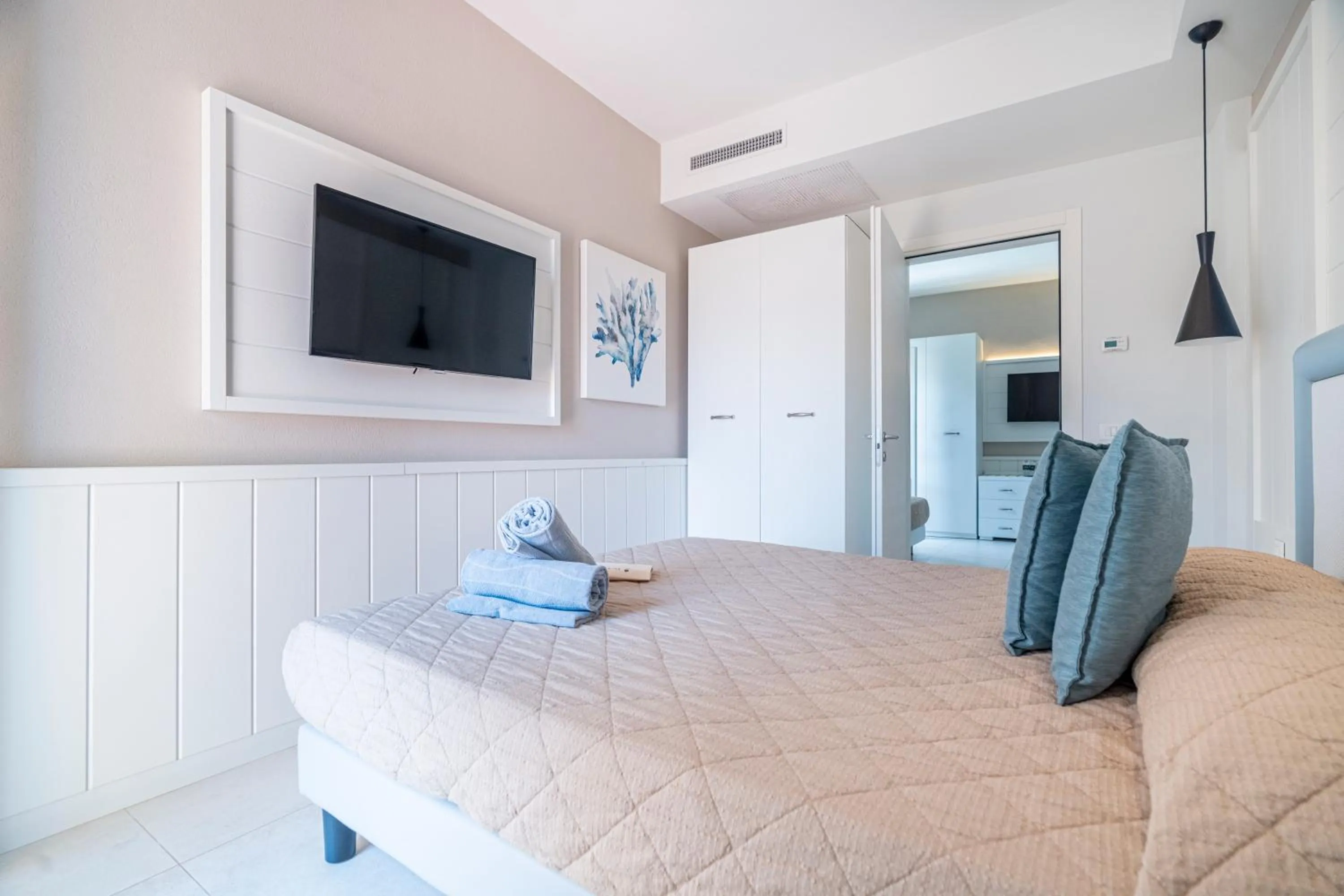 Bedroom, Bed in Mangia's Pollina Resort