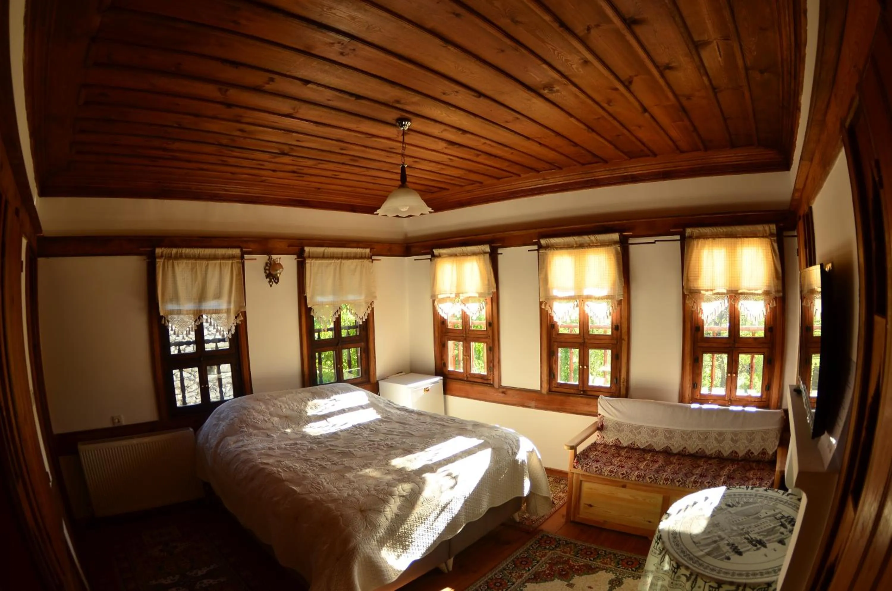 Photo of the whole room, Bed in Yorgancıoglu Konak