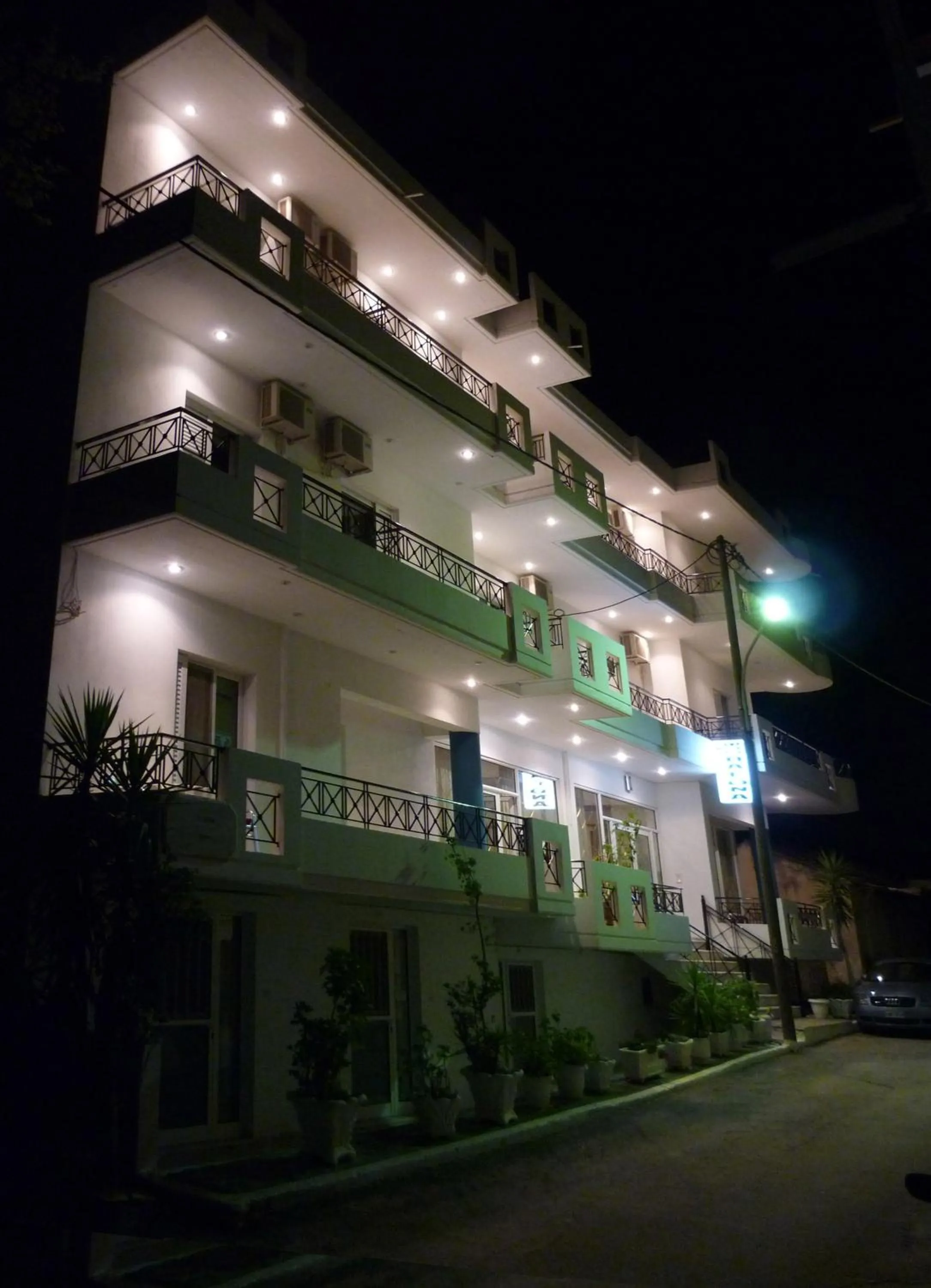 Facade/entrance in Pagona Hotel