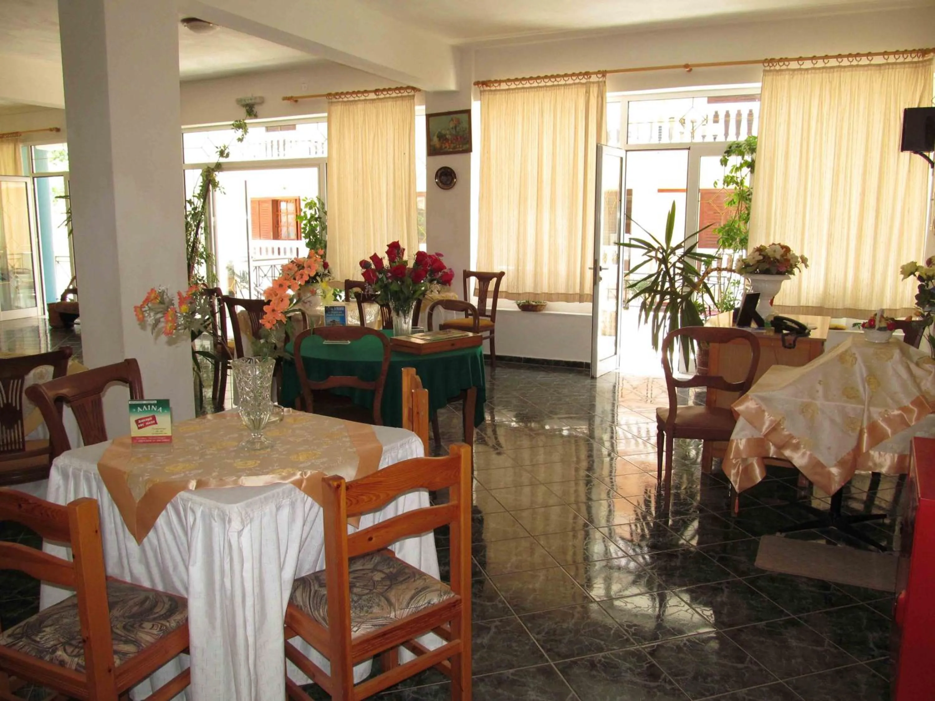 Restaurant/places to eat in Pagona Hotel