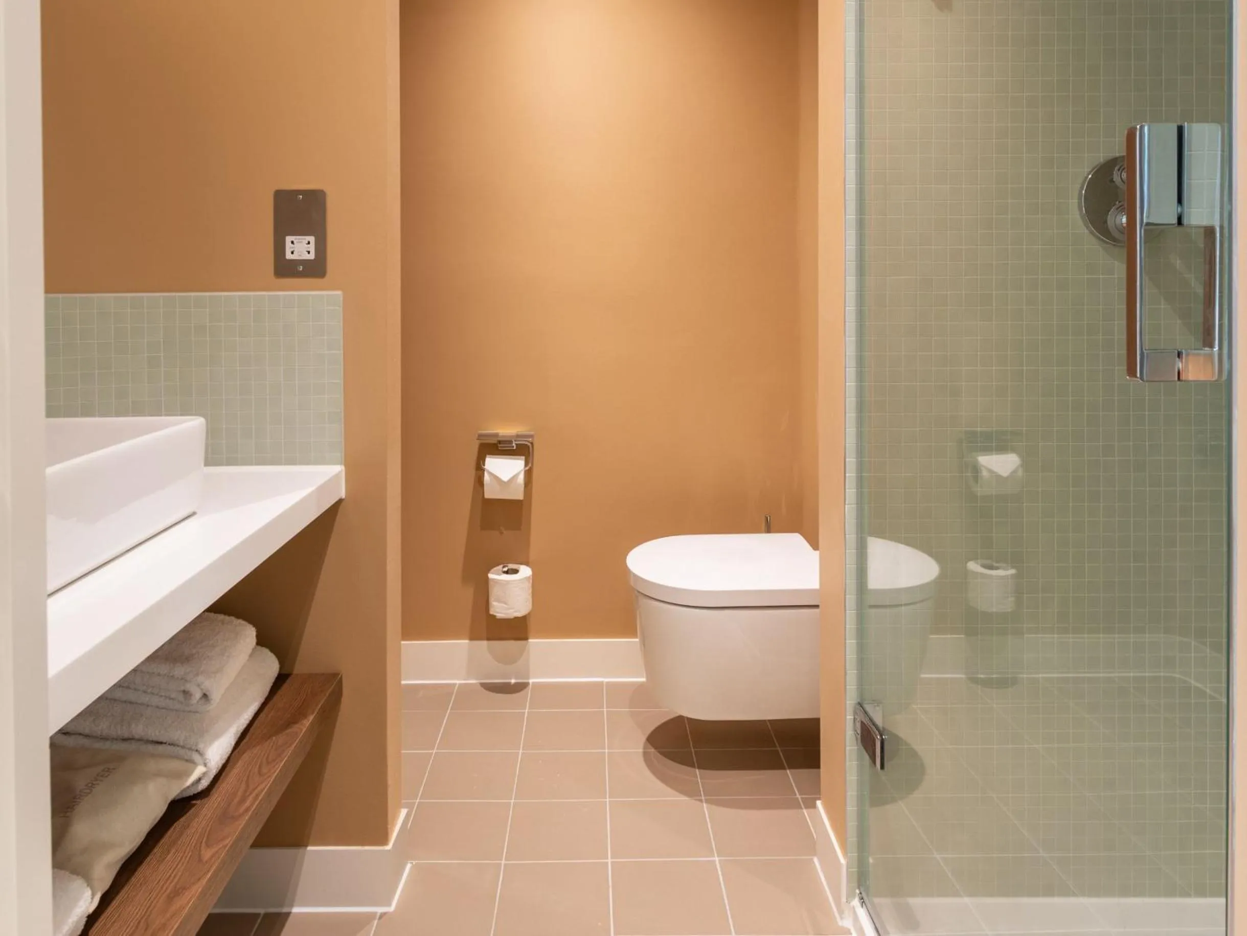 Shower in Numa Brighton Pavilion