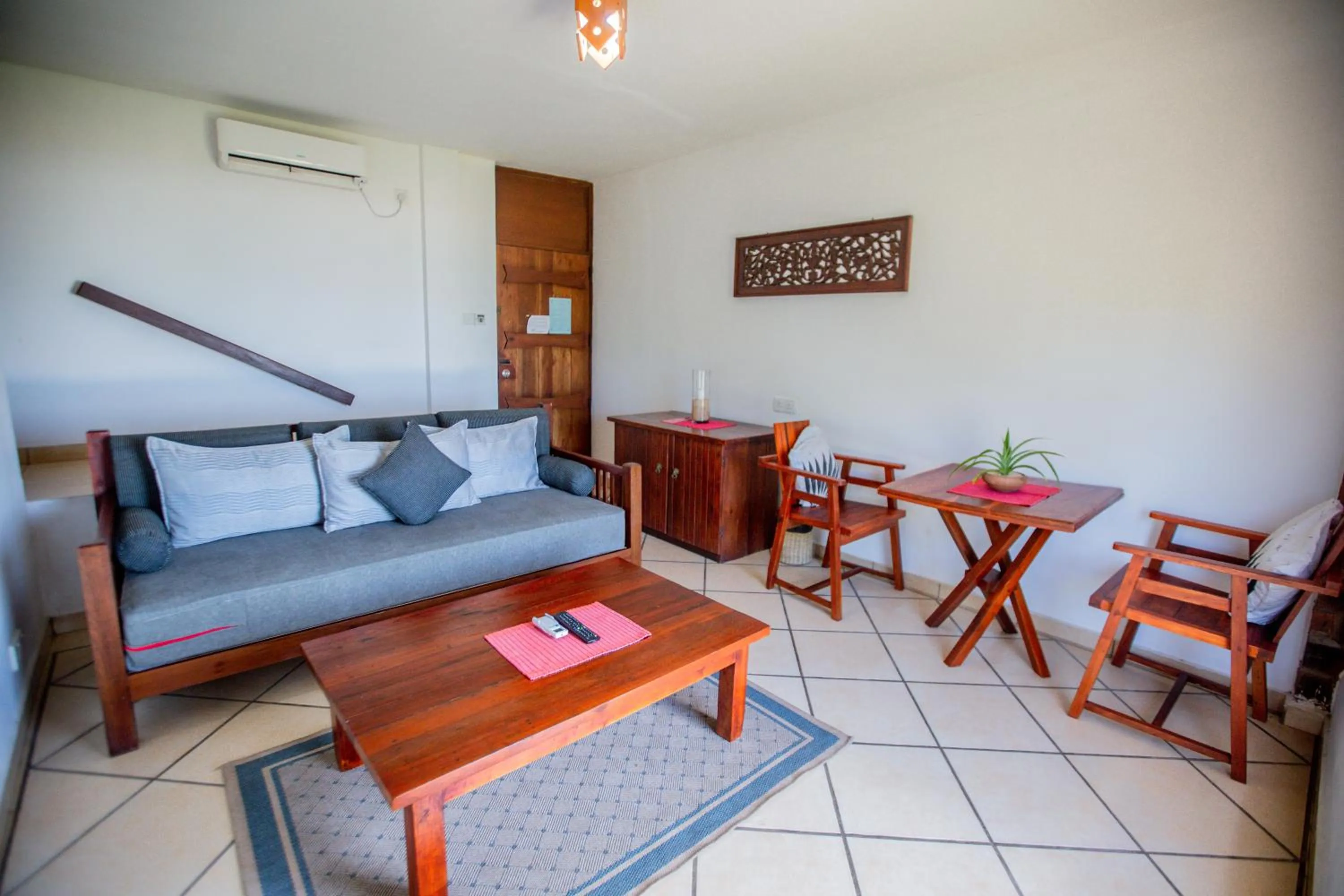 Living room in The Long Beach Resort & Spa