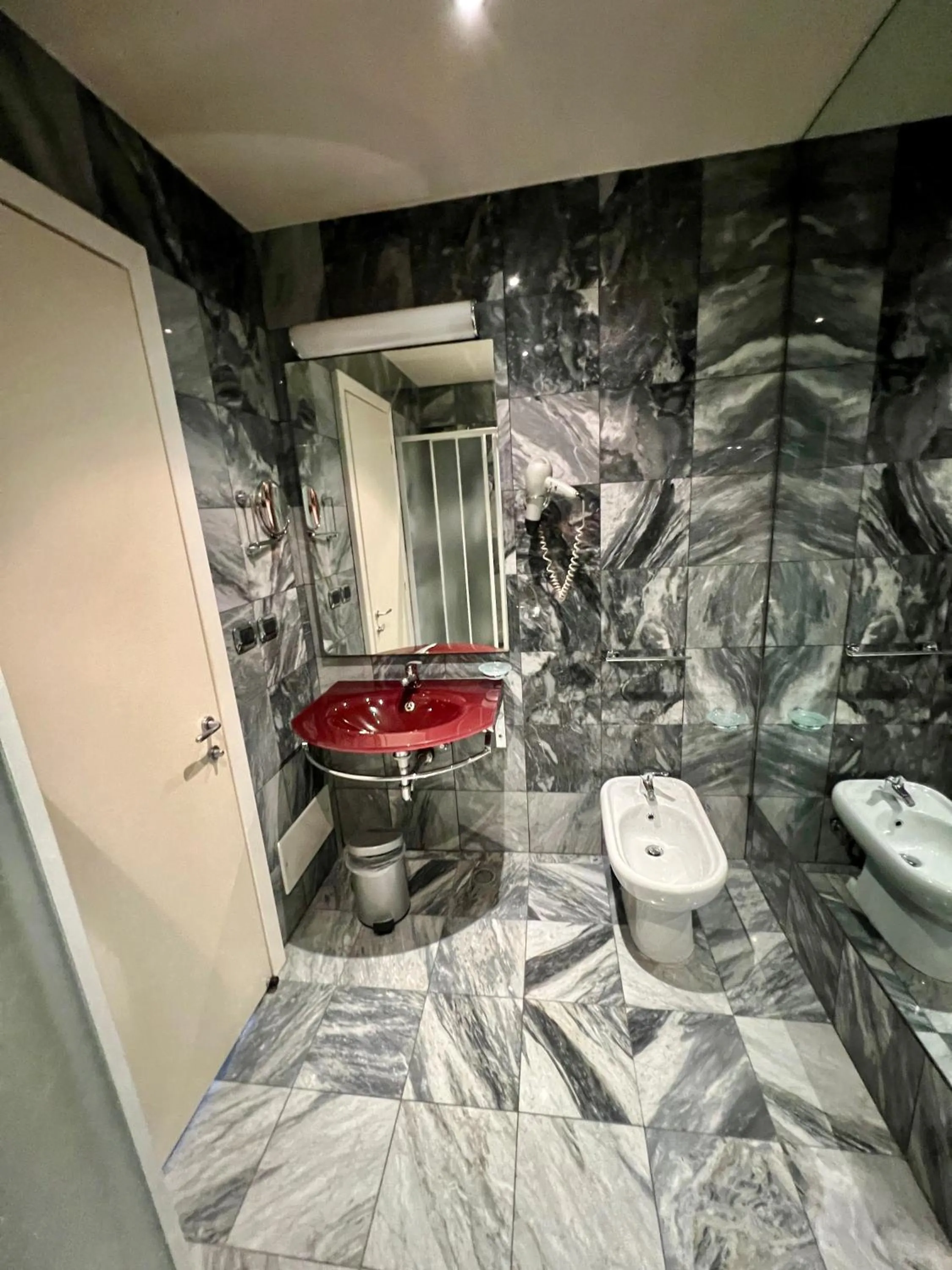 Bathroom in Hotel La Fenice