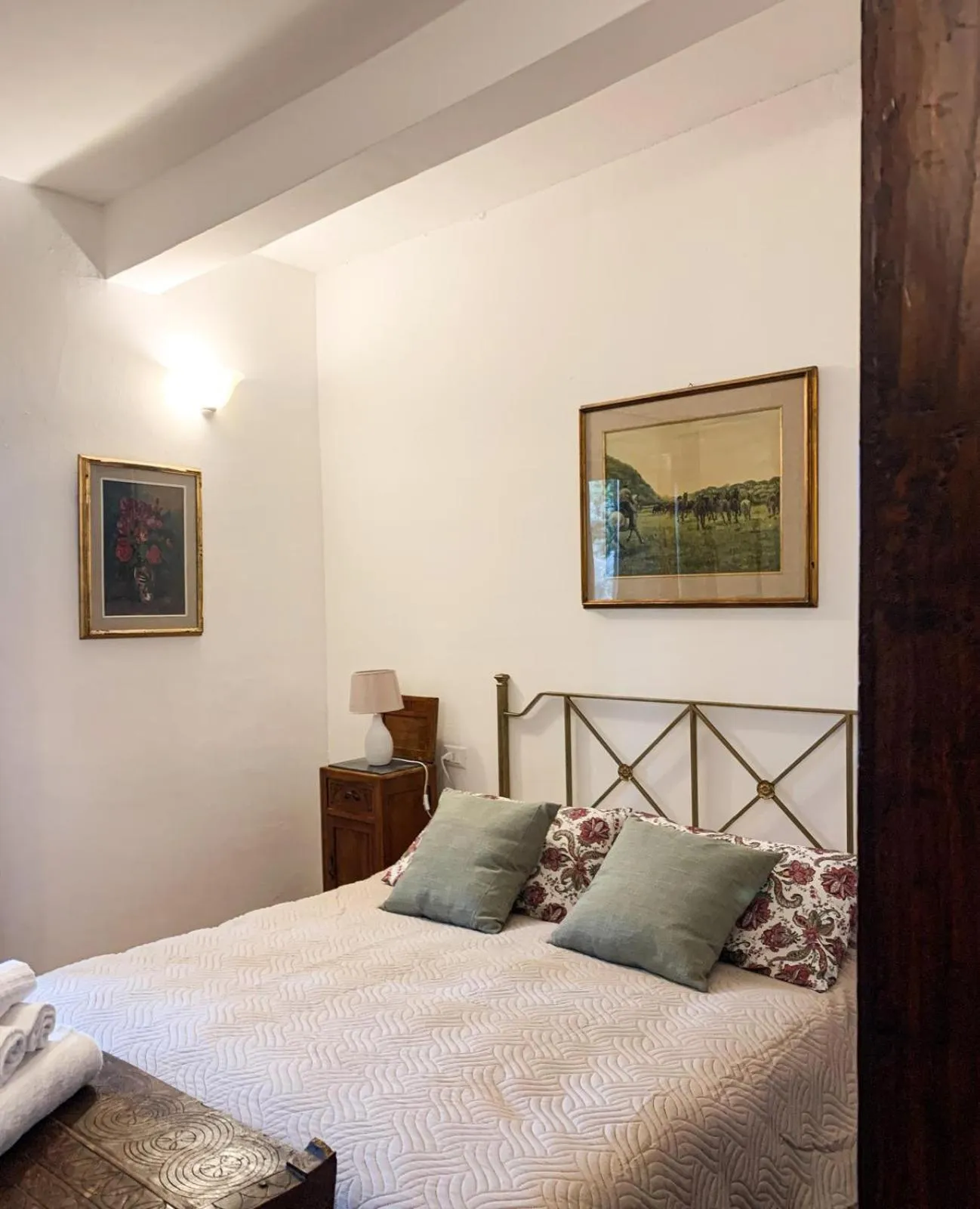 Bedroom, Bed in Dolce Vita