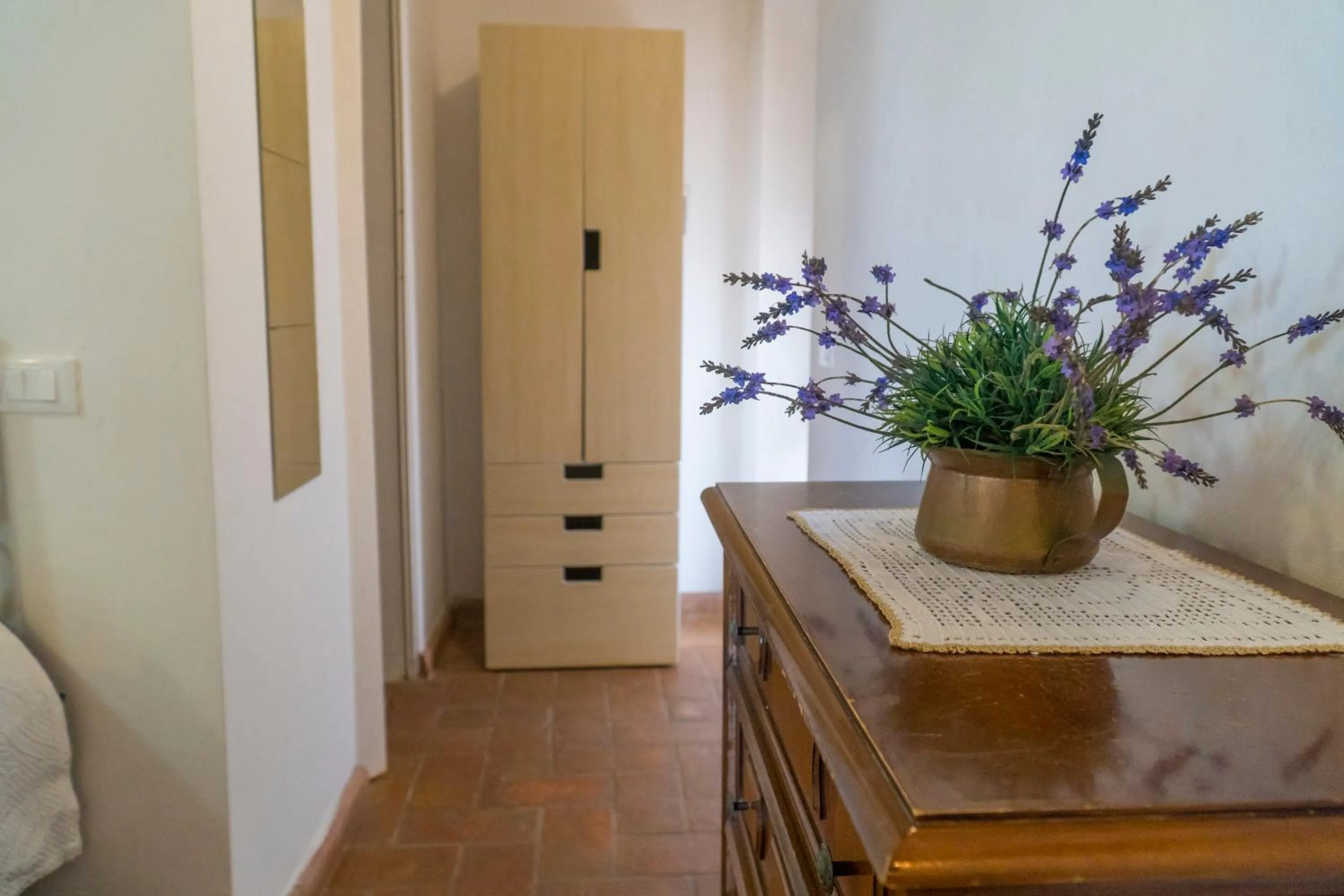 wardrobe in Dolce Vita