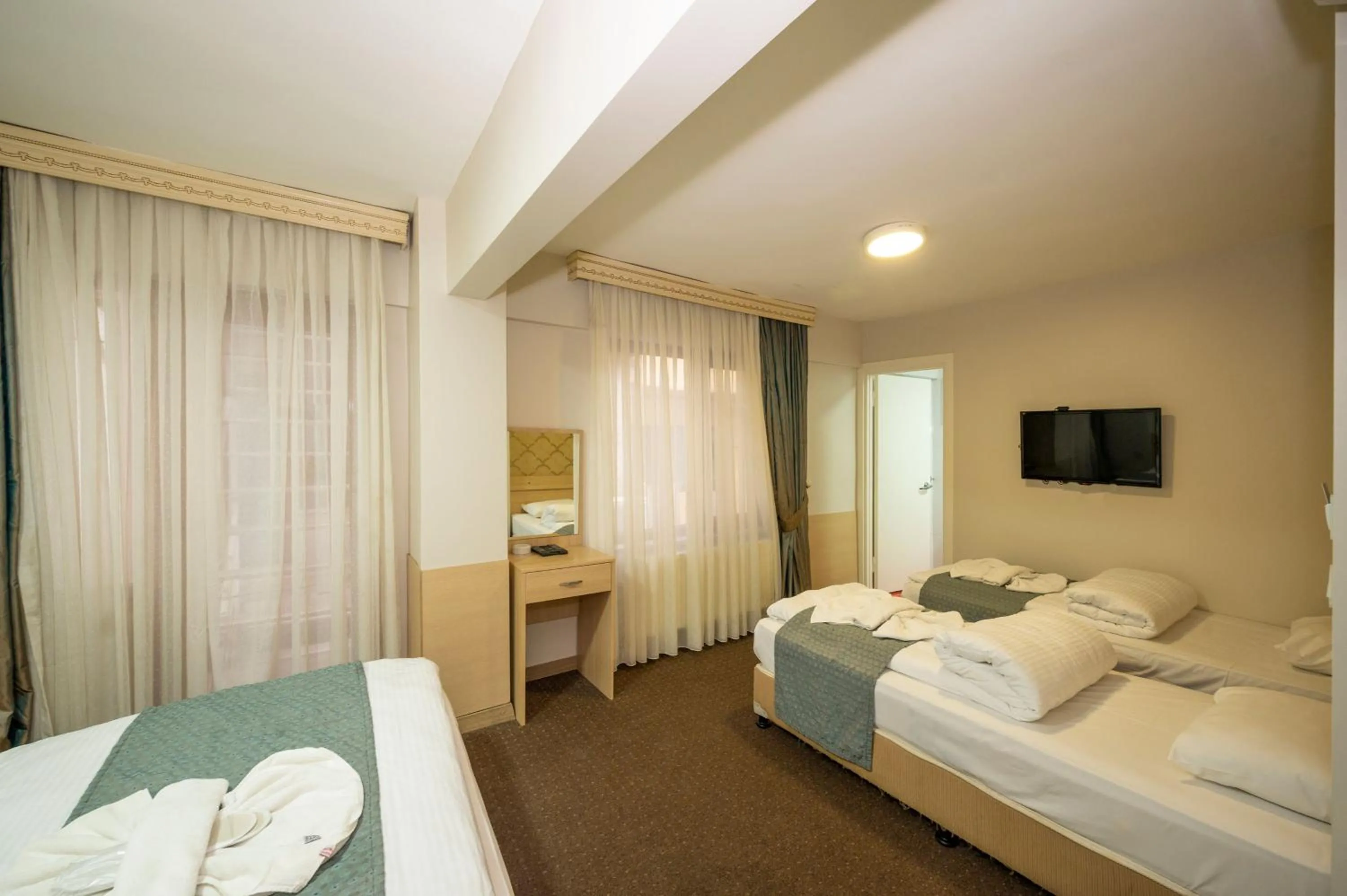 Coffee/tea facilities, Bed in Hotel Melita