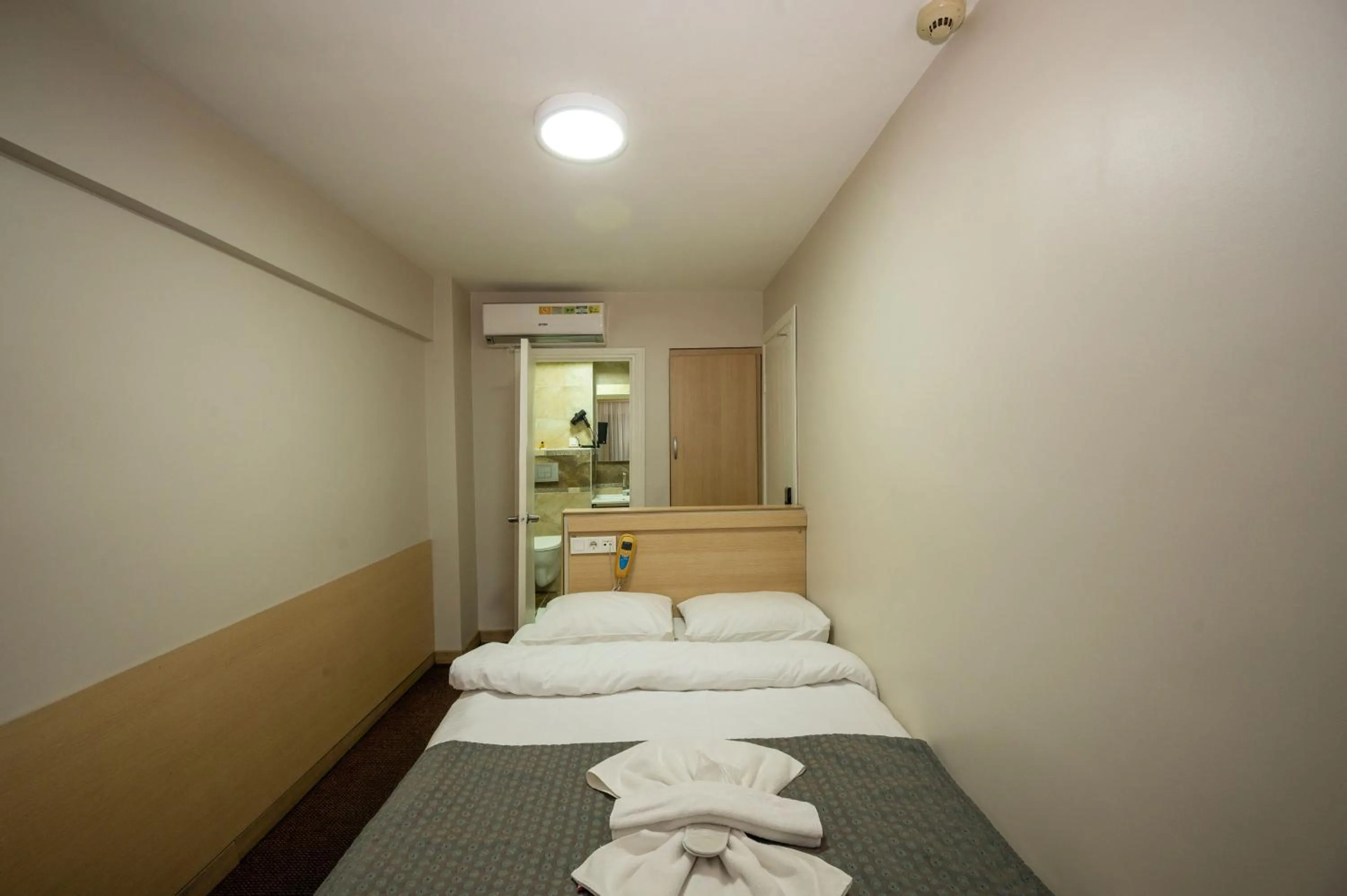 Photo of the whole room, Bed in Hotel Melita