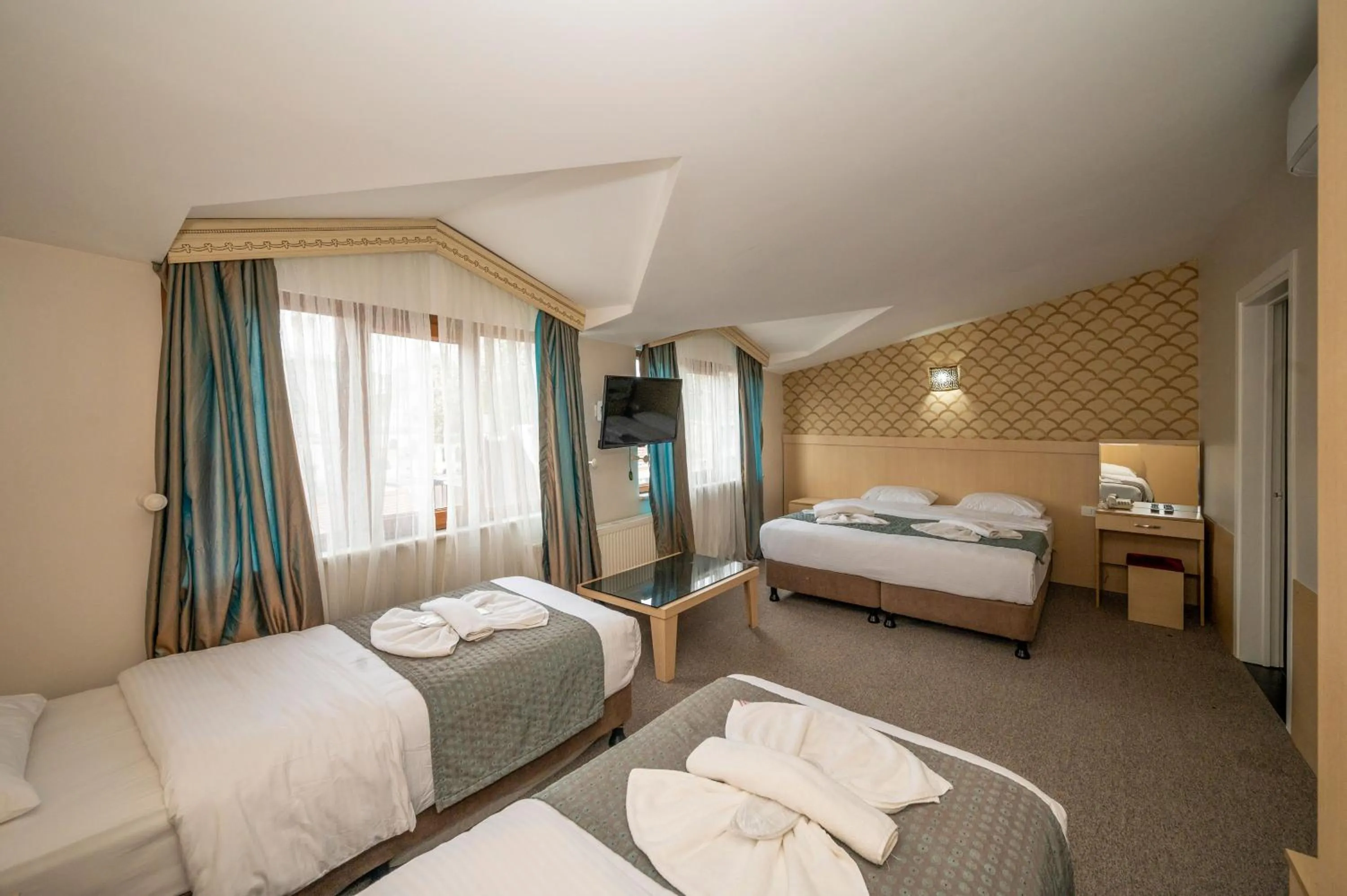 Photo of the whole room, Bed in Hotel Melita