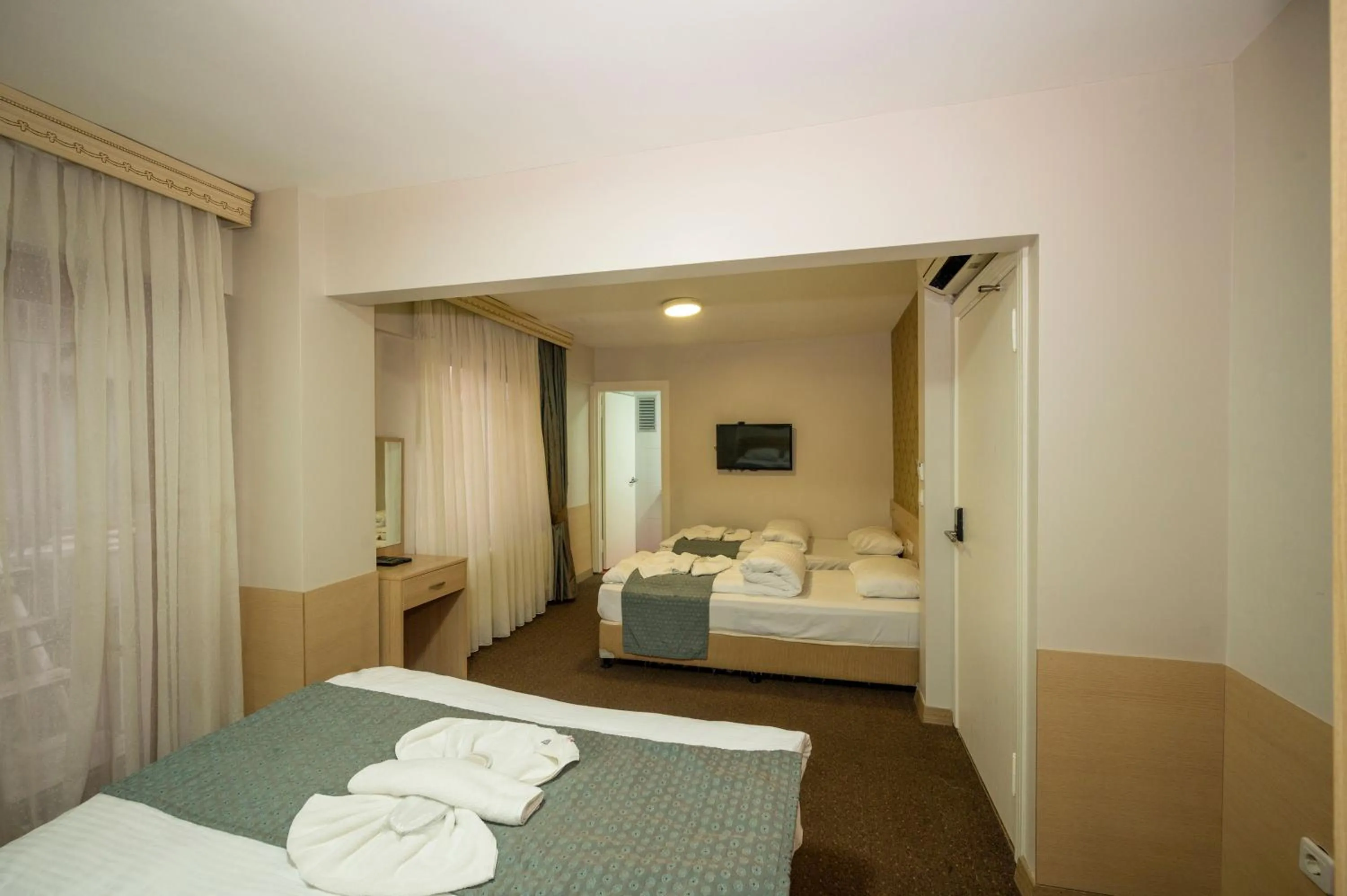 Photo of the whole room, Bed in Hotel Melita