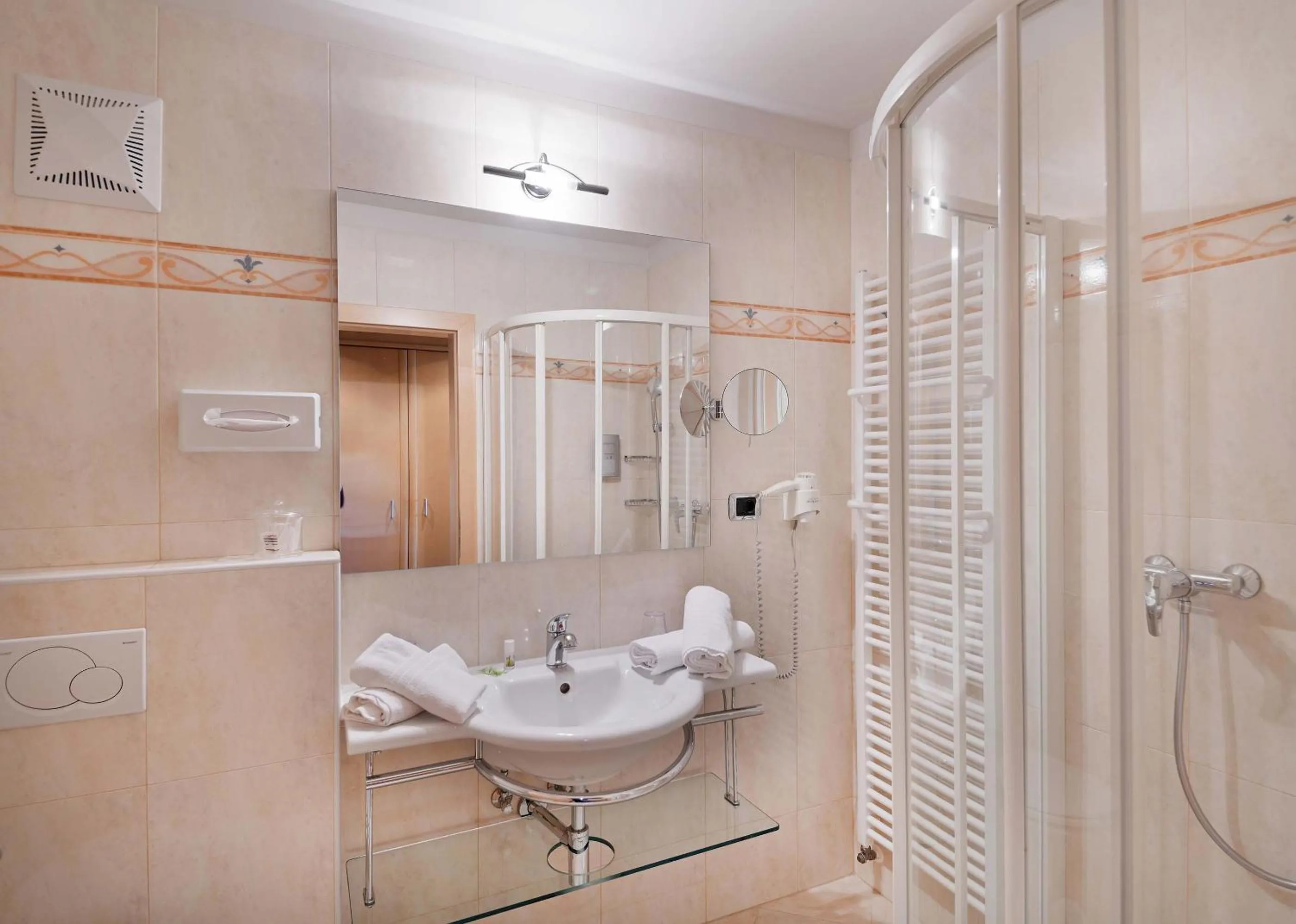 Bathroom in Hotel Das Stachelburg