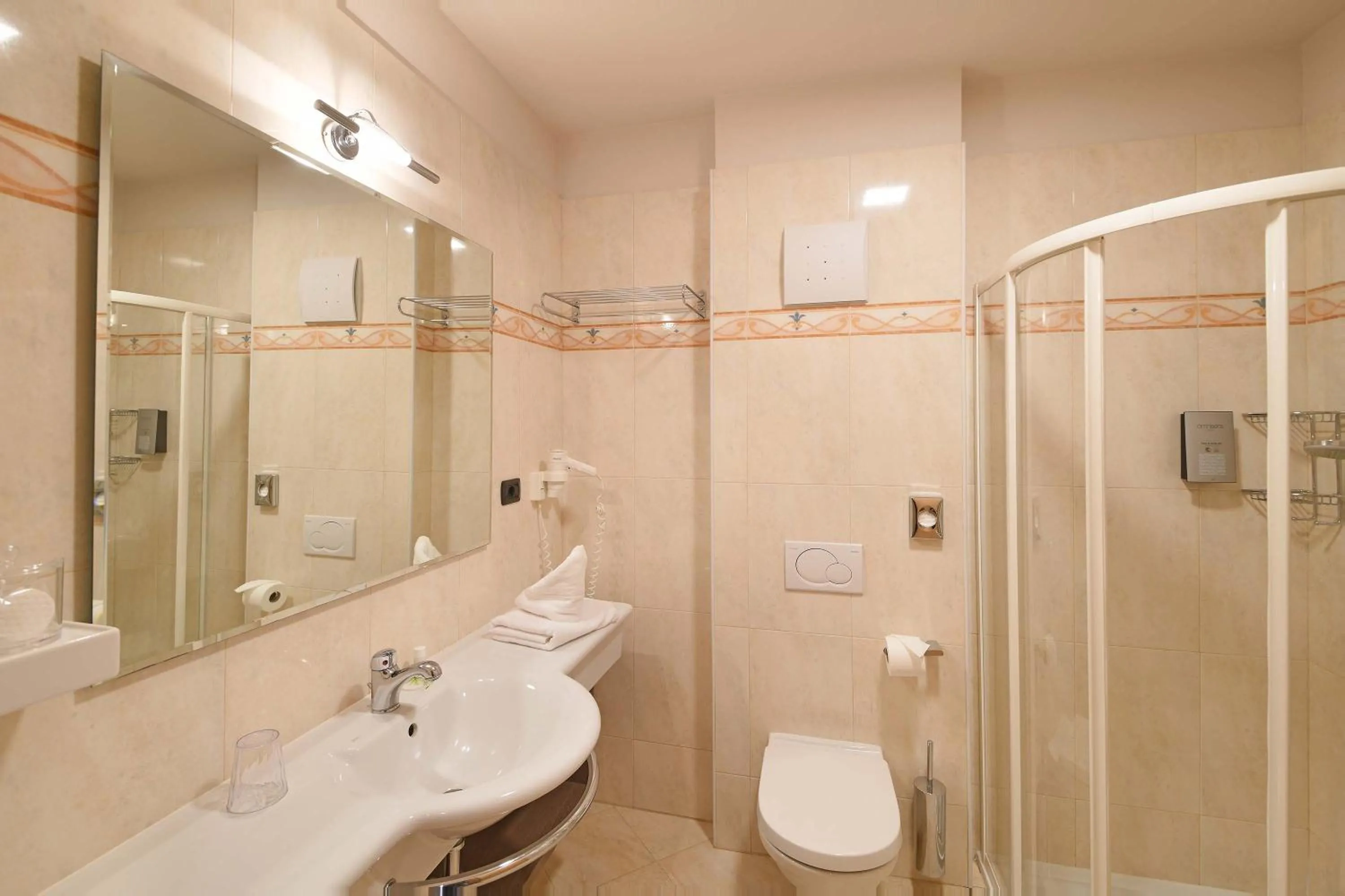 Bathroom in Hotel Das Stachelburg