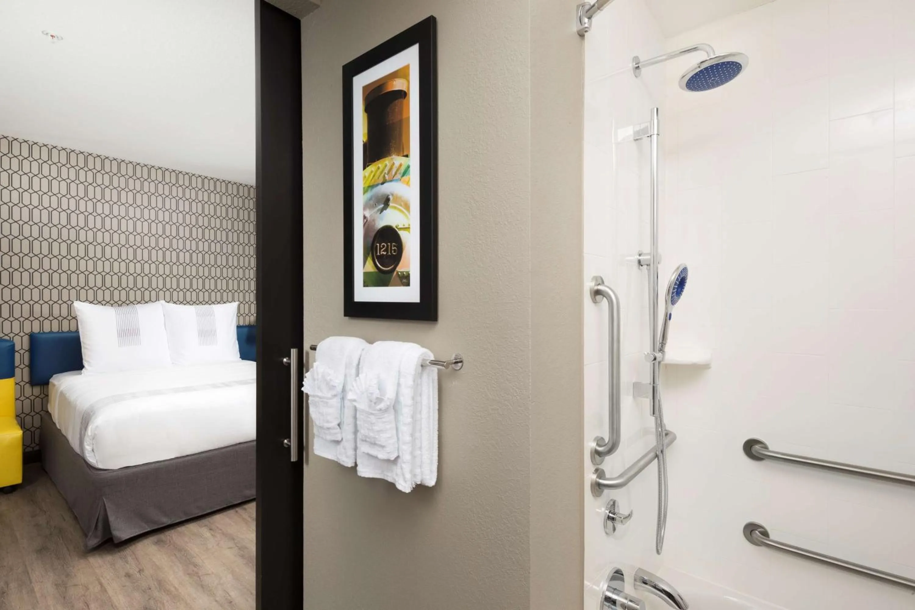 Photo of the whole room, Bathroom in GLō Best Western Asheville Tunnel Road