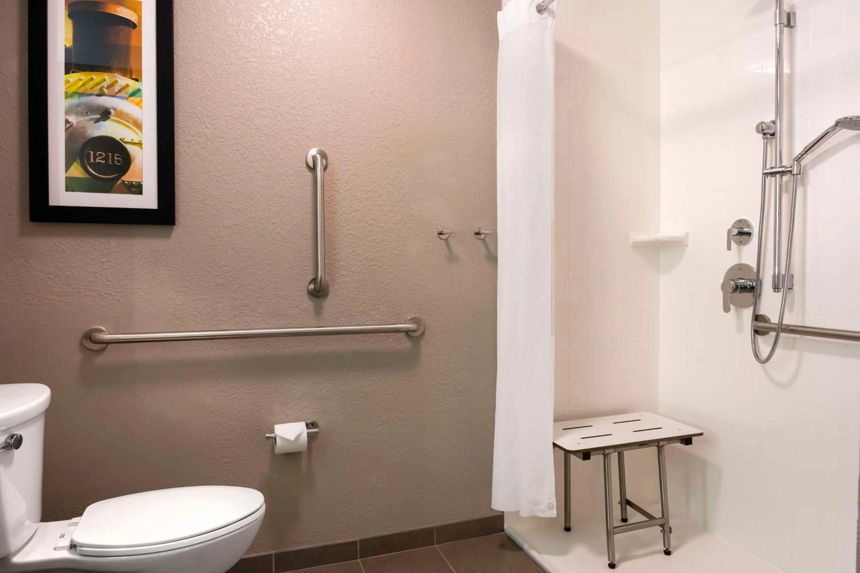 Bathroom in GLo Hotel Asheville-Blue Ridge Parkway