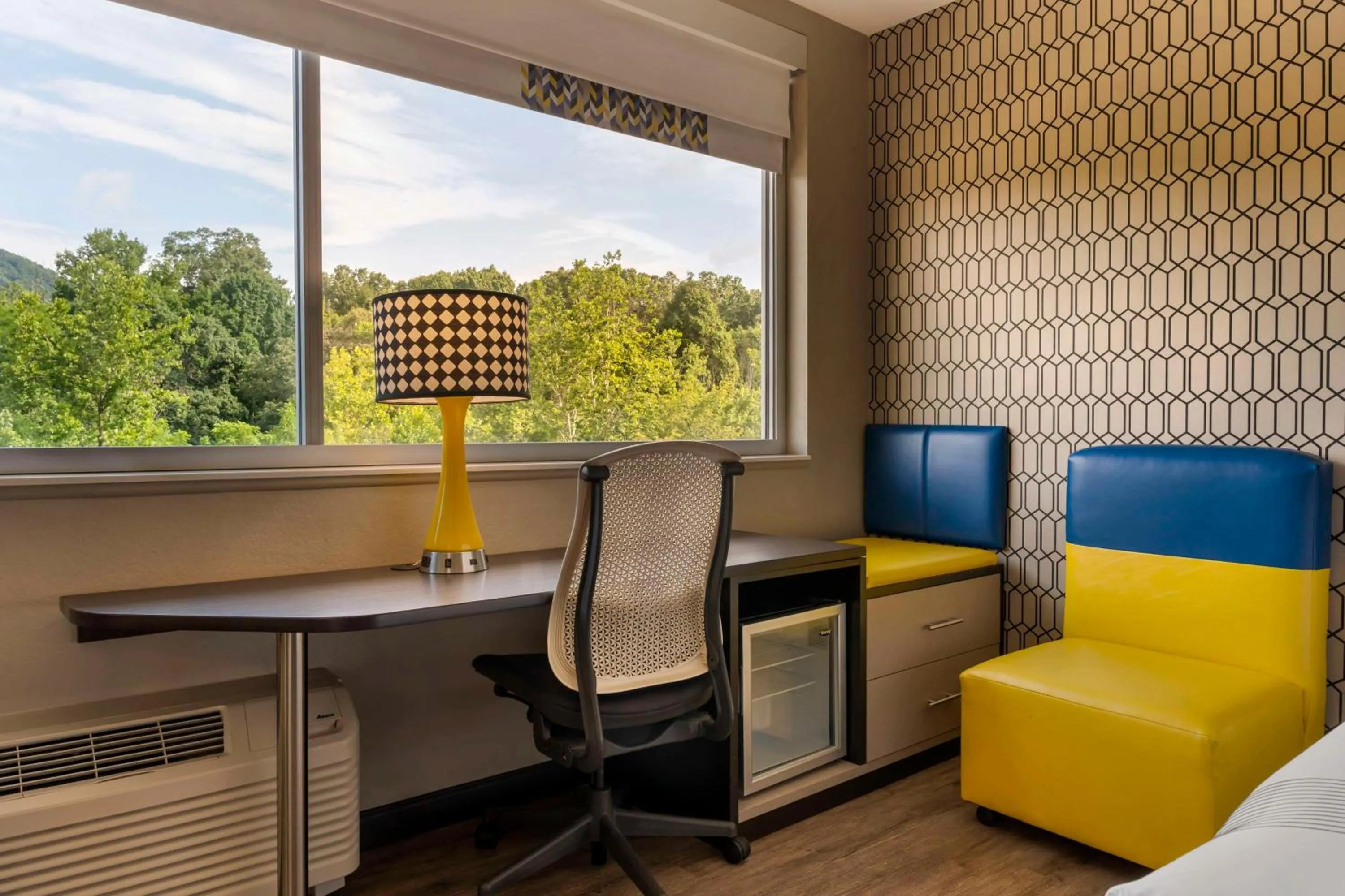 Bedroom in GLo Hotel Asheville-Blue Ridge Parkway