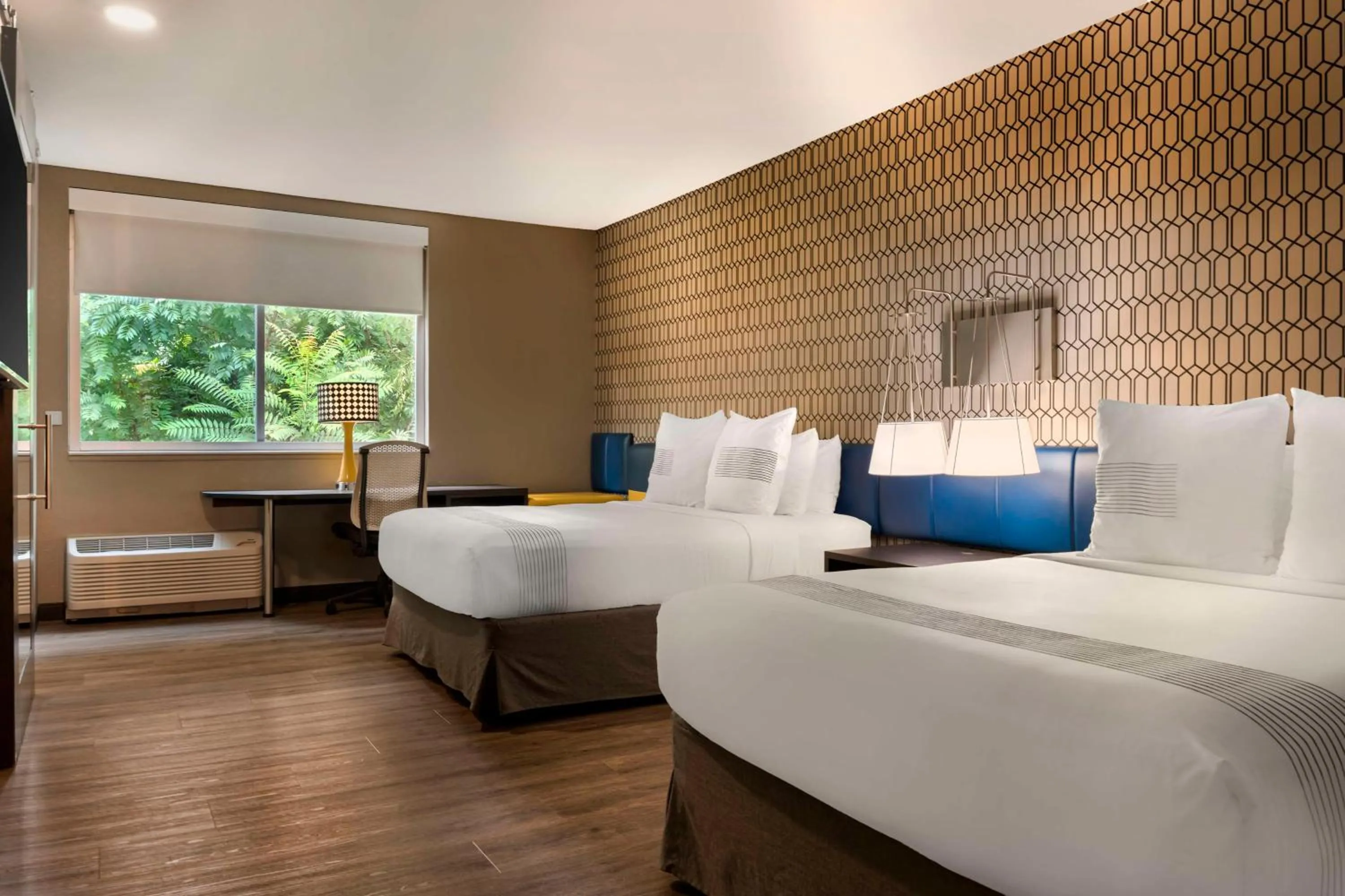 Bedroom, Bed in GLo Hotel Asheville-Blue Ridge Parkway