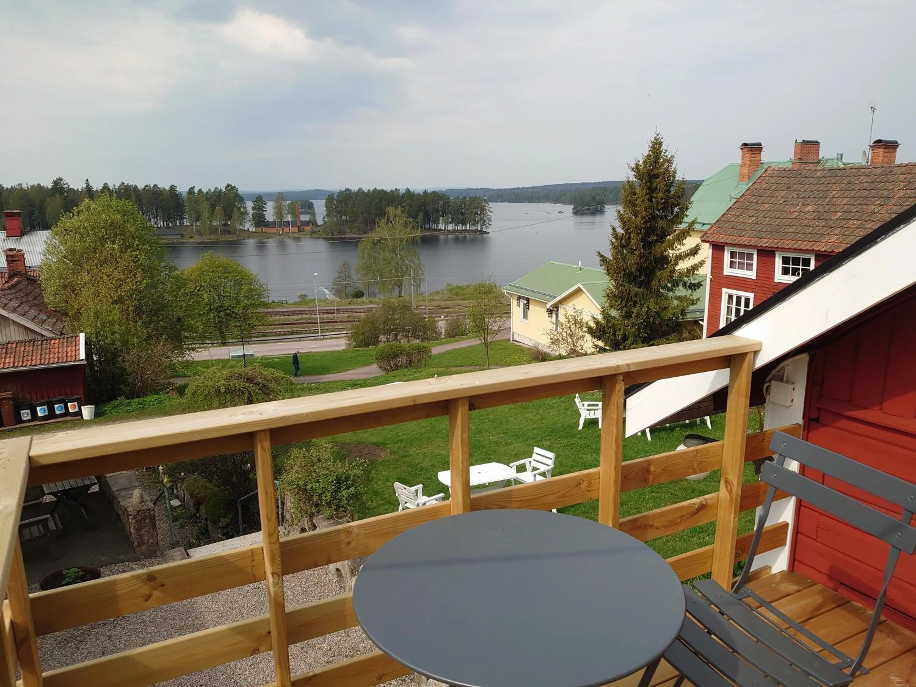 Garden view in Vandrarhemmet Tallbacka/Ängelsberg Hostel