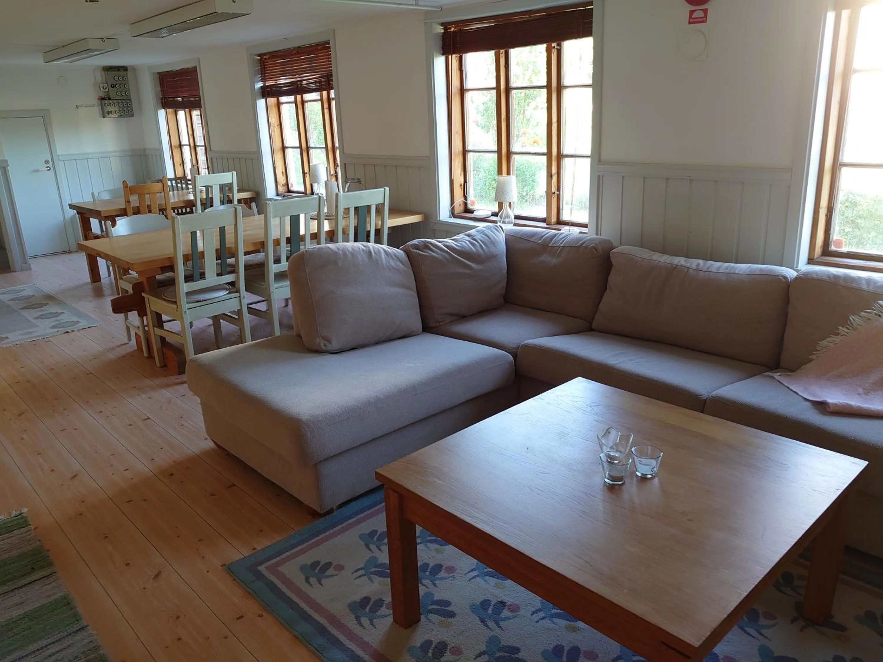 Communal lounge/ TV room in Vandrarhemmet Tallbacka/Ängelsberg Hostel