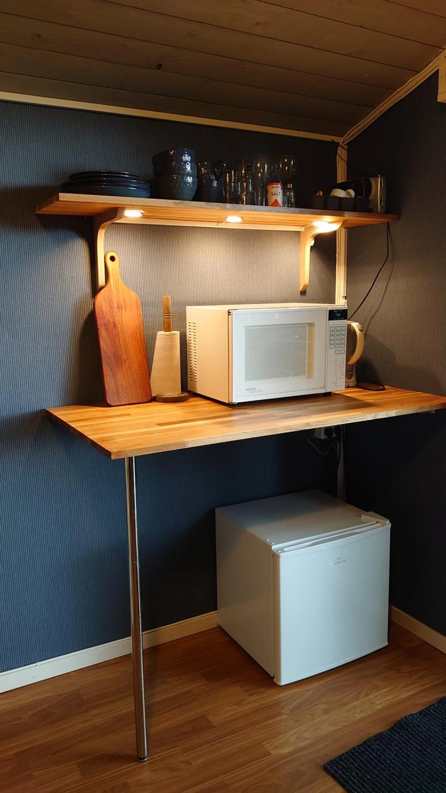 Kitchen or kitchenette in Vandrarhemmet Tallbacka/Ängelsberg Hostel