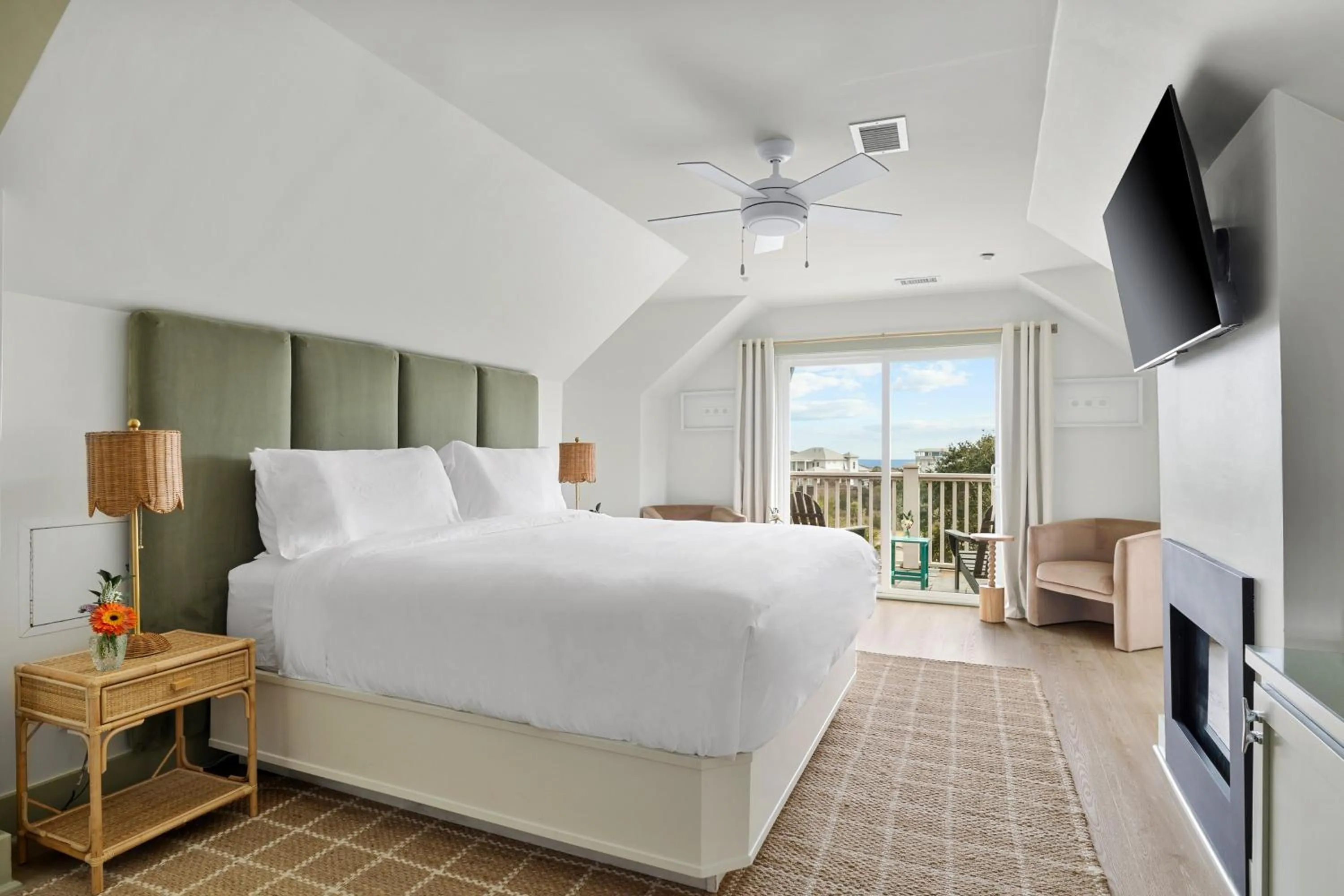 Bedroom, Bed in Regatta Inn - Adults Only