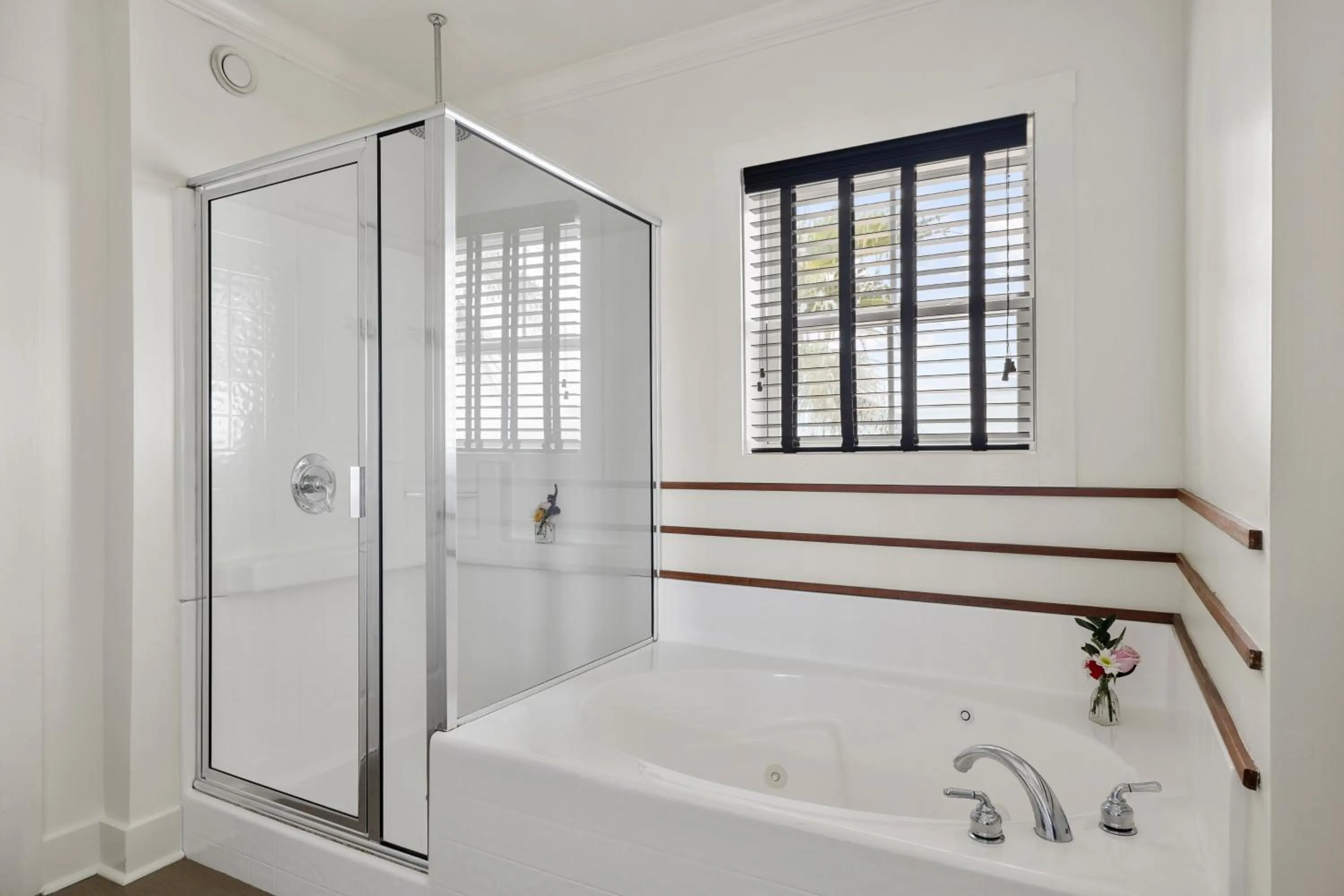 Bathroom in Regatta Inn - Adults Only