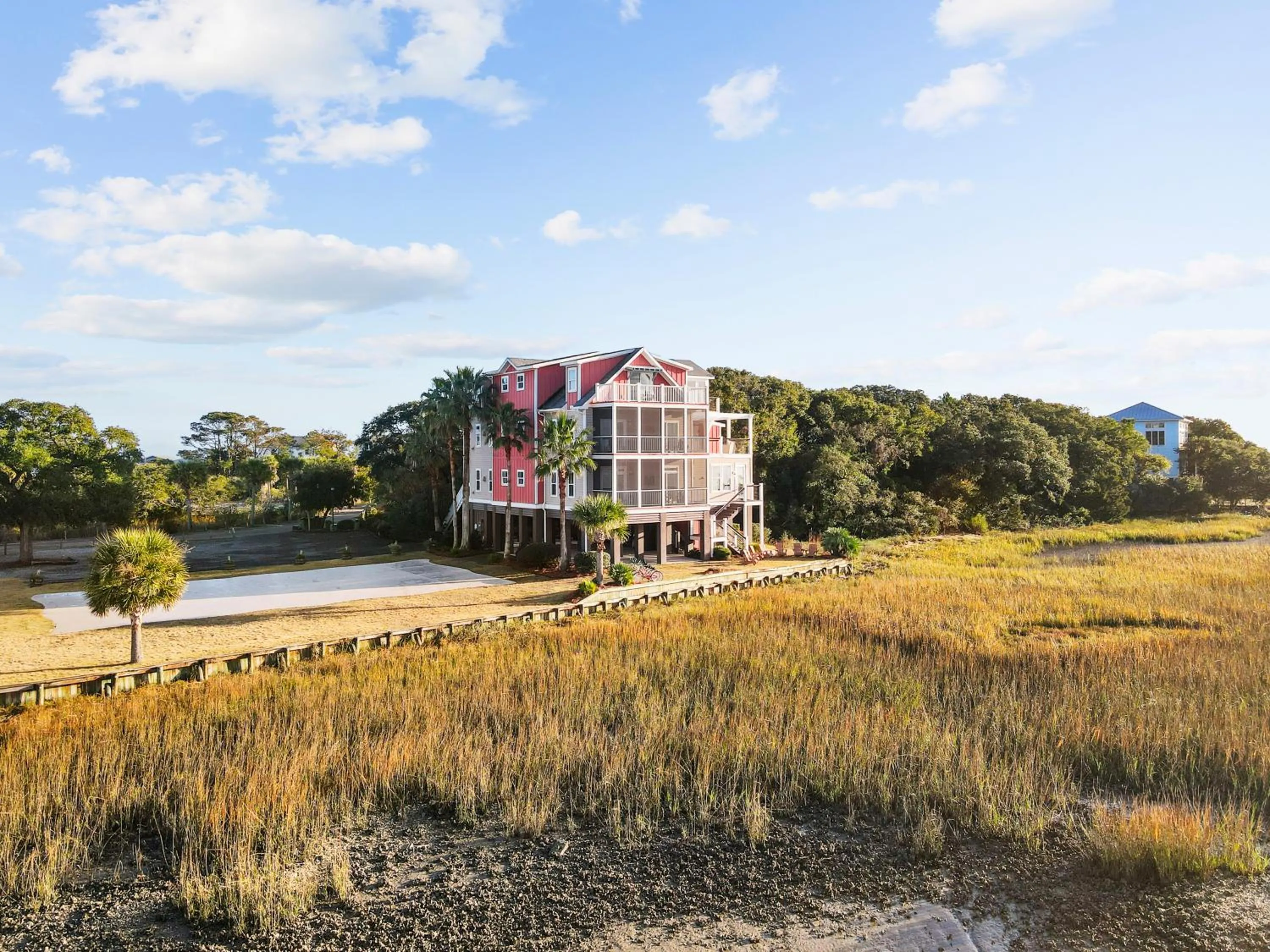 Property building in Regatta Inn - Adults Only