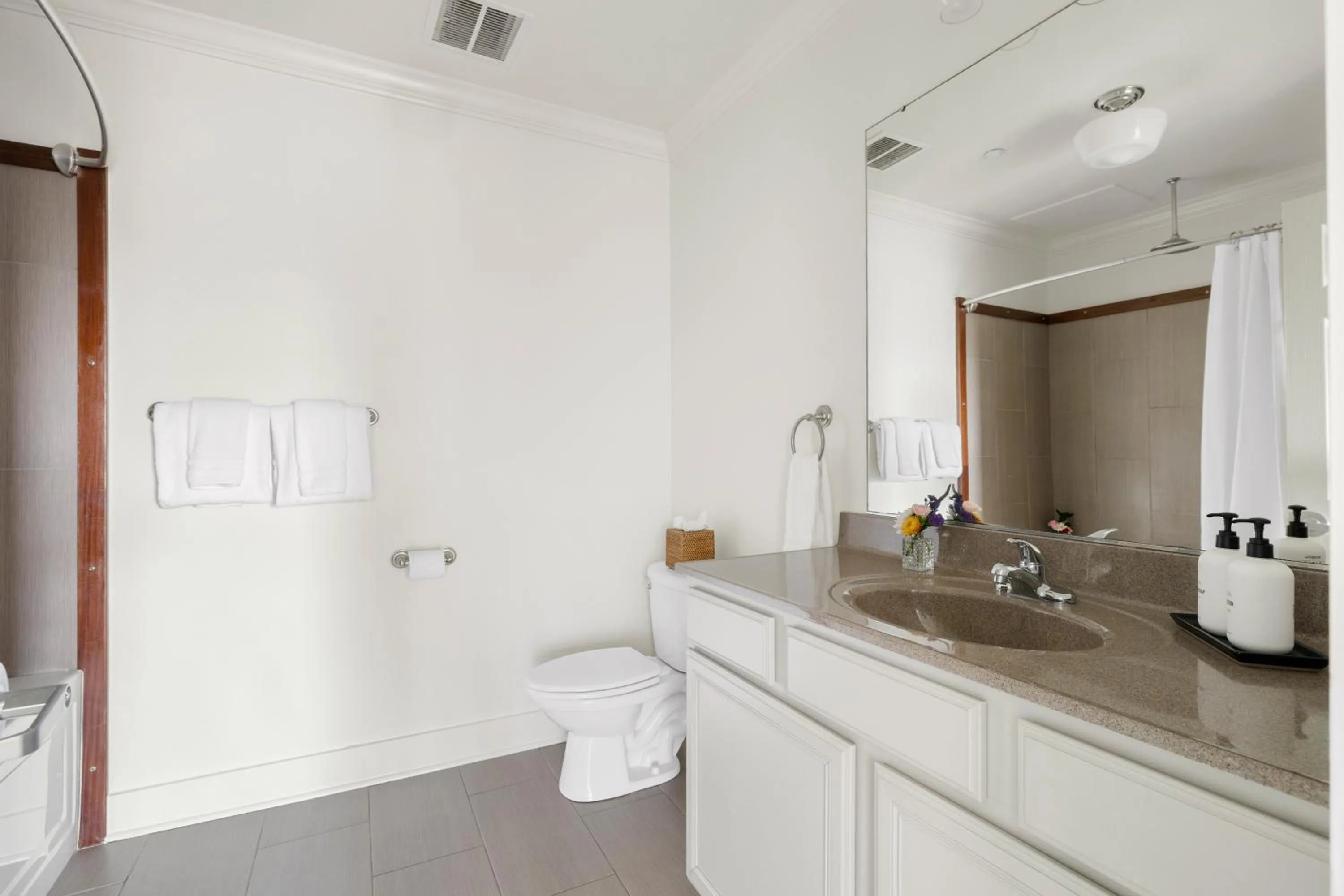 Bathroom in Regatta Inn - Adults Only