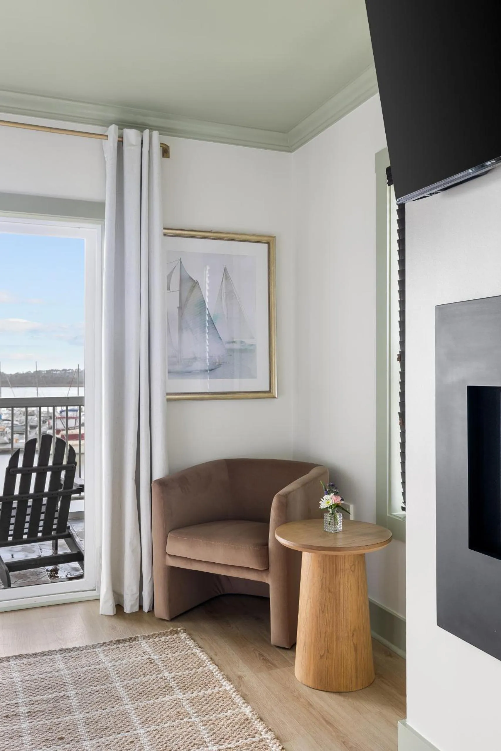 Seating area in Regatta Inn - Adults Only