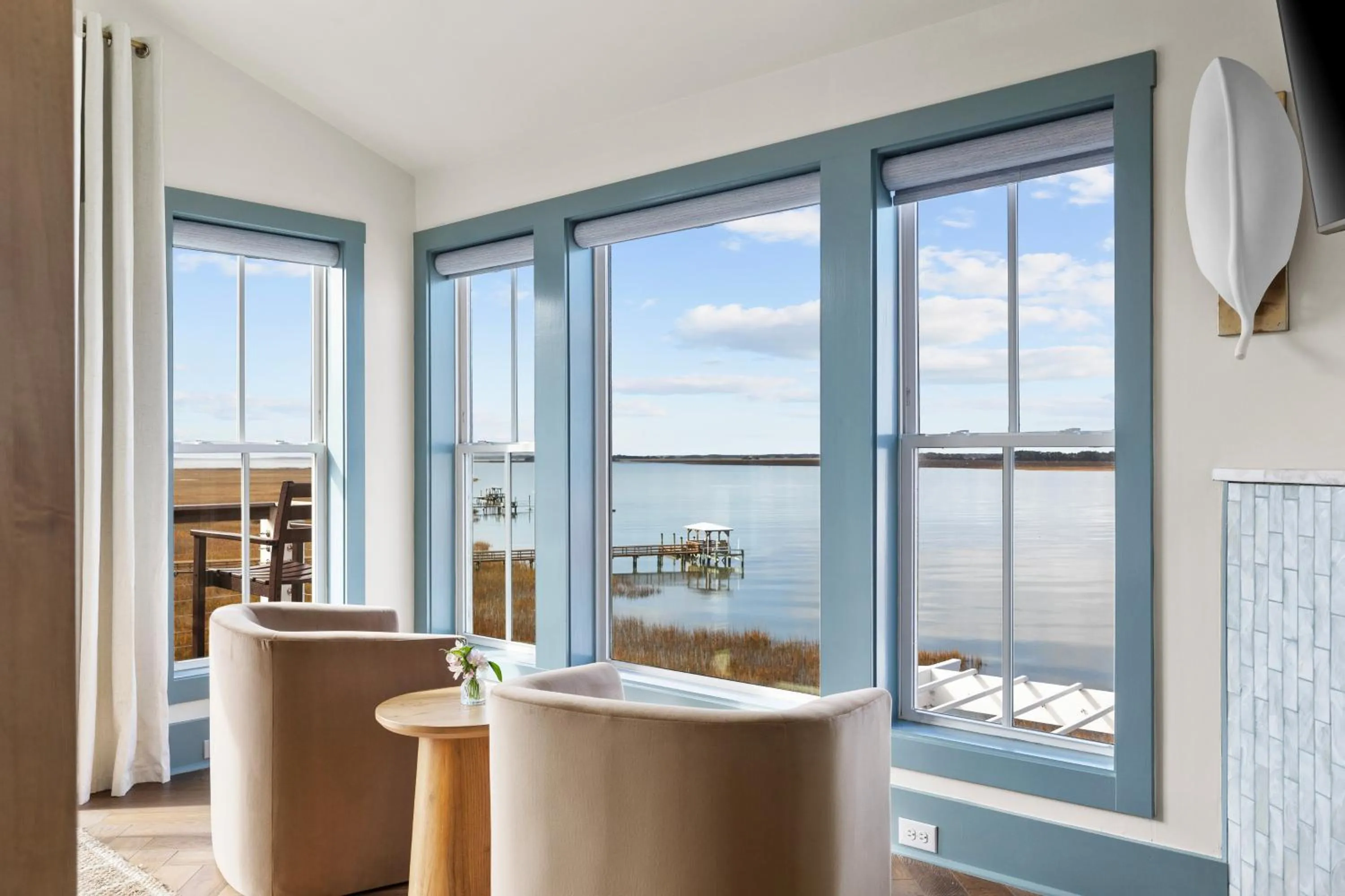 Seating area in Regatta Inn - Adults Only