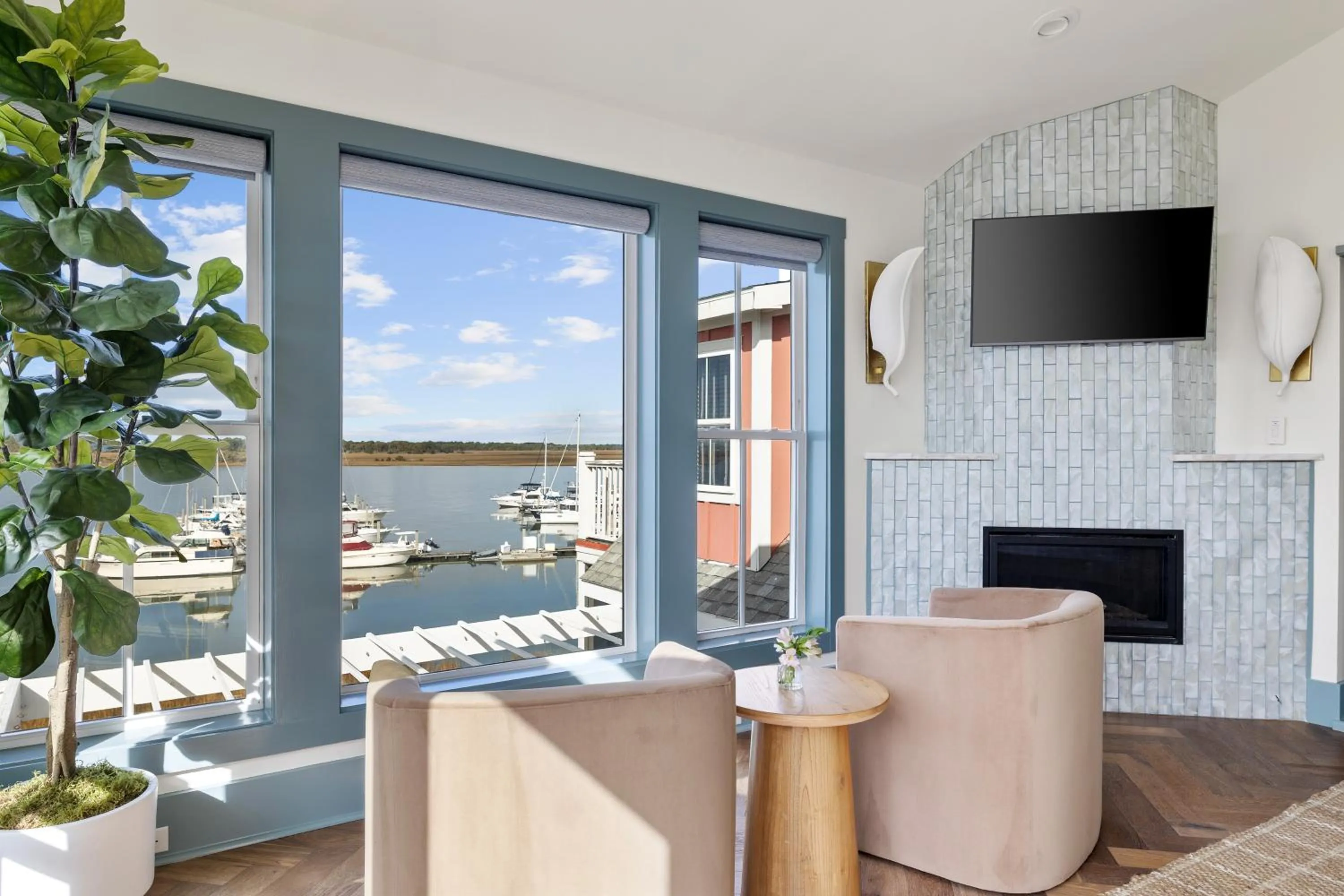 Seating area in Regatta Inn - Adults Only