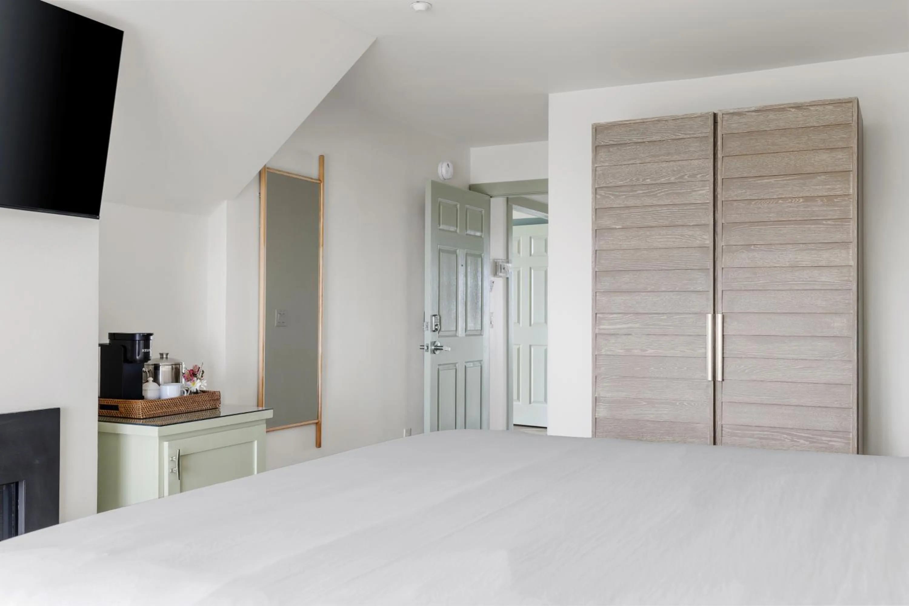 Bedroom, Bed in Regatta Inn - Adults Only