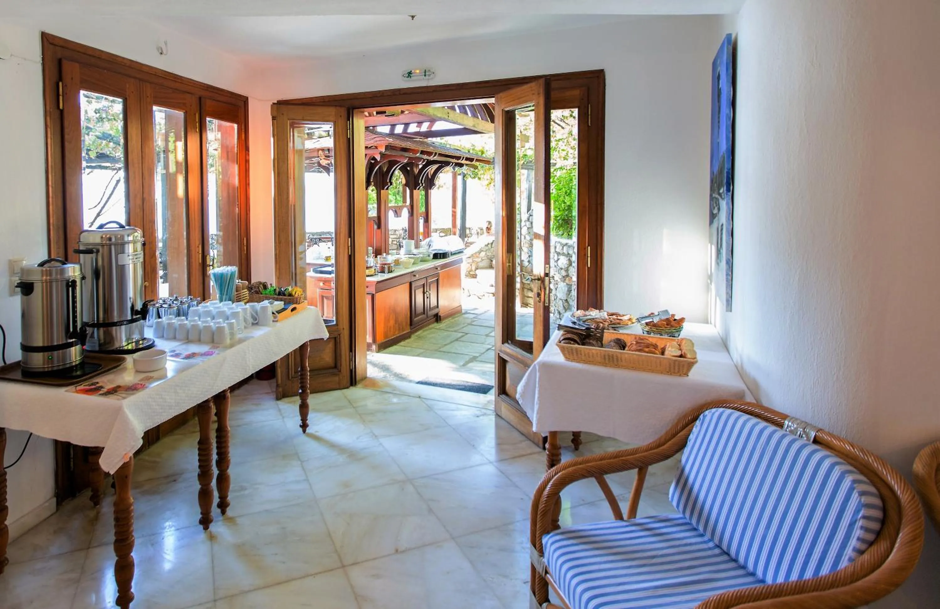 Buffet breakfast in Hotel Villa Orsa