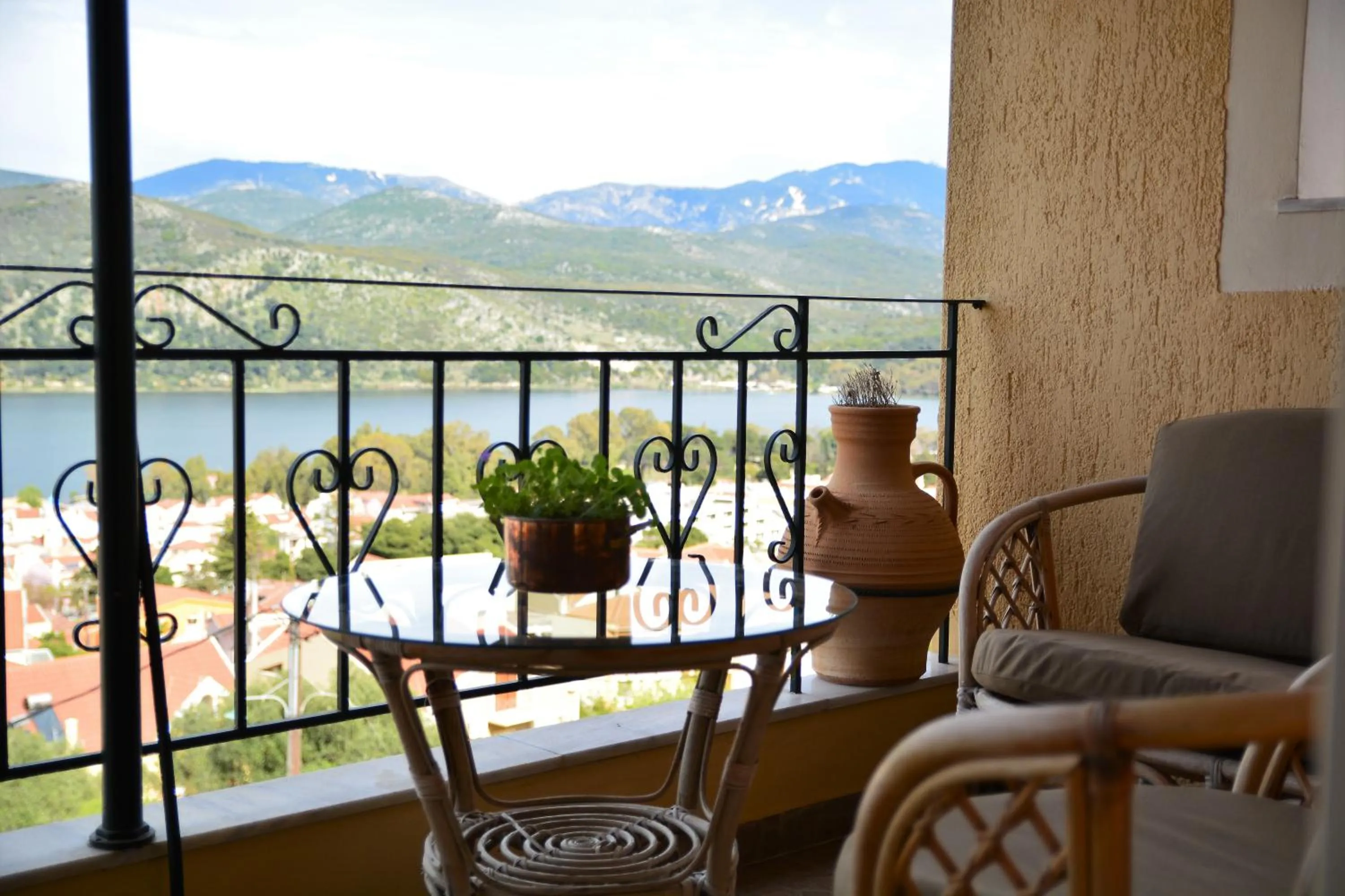 Balcony/Terrace in Liostasi Retreat