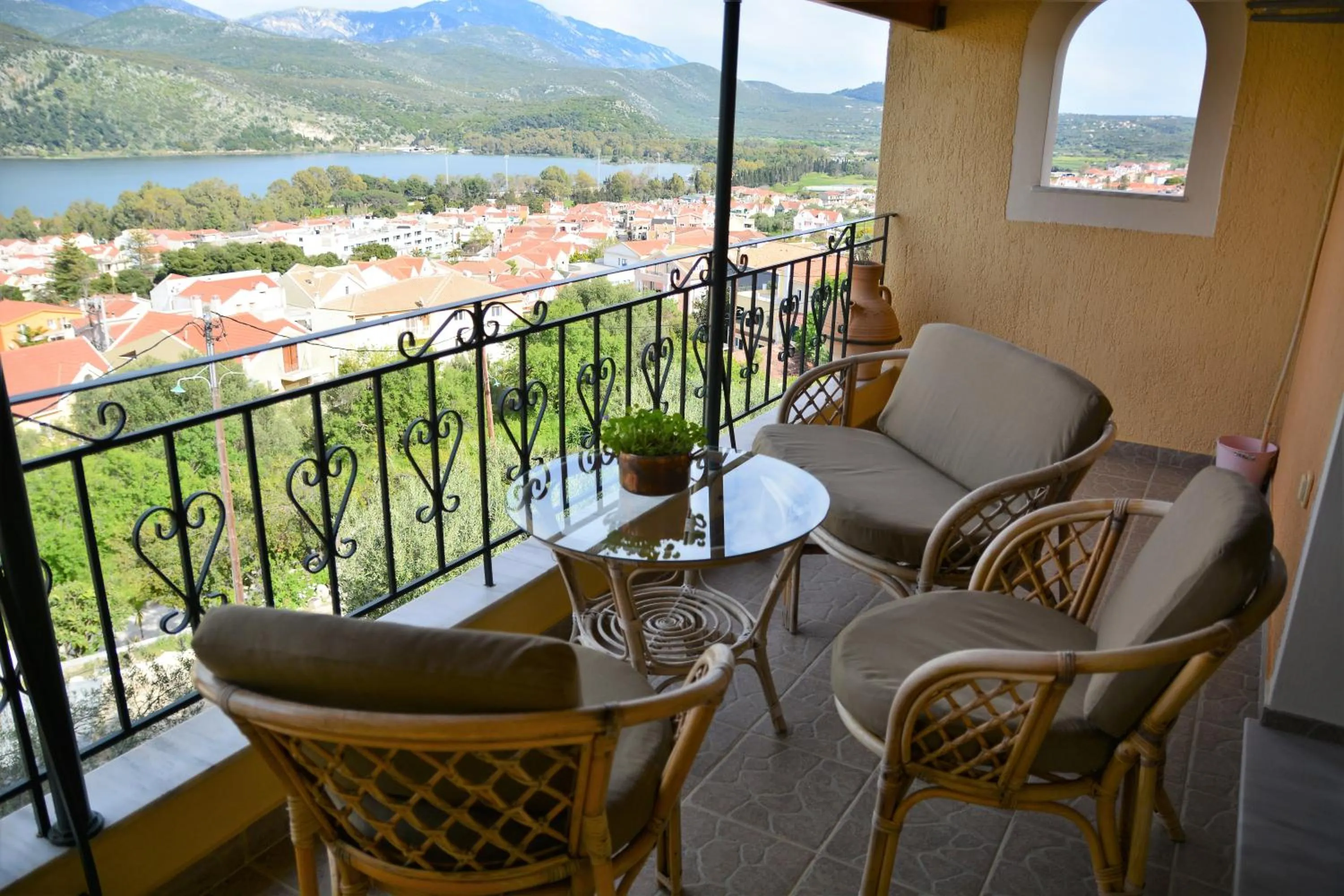 Balcony/Terrace in Liostasi Retreat
