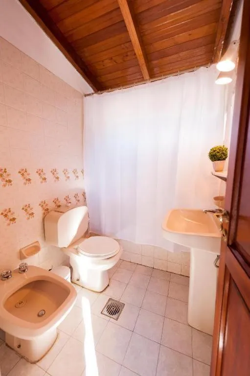 Bathroom in Tunqueley Hotel