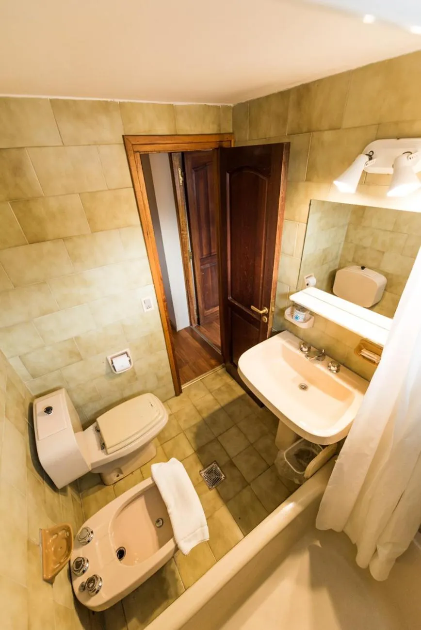 Bathroom in Tunqueley Hotel